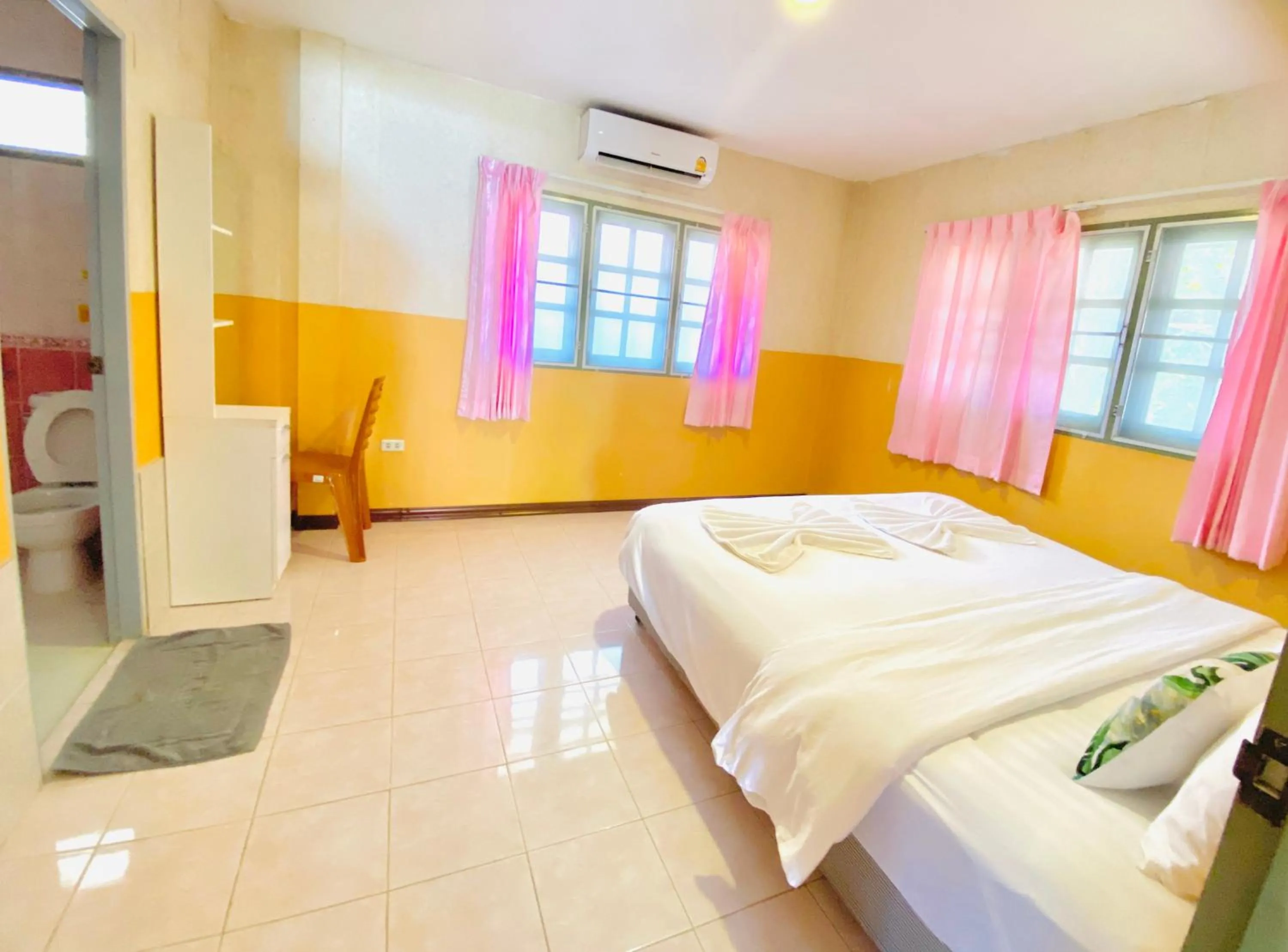 Bed in Baan Golden Resort & Residences