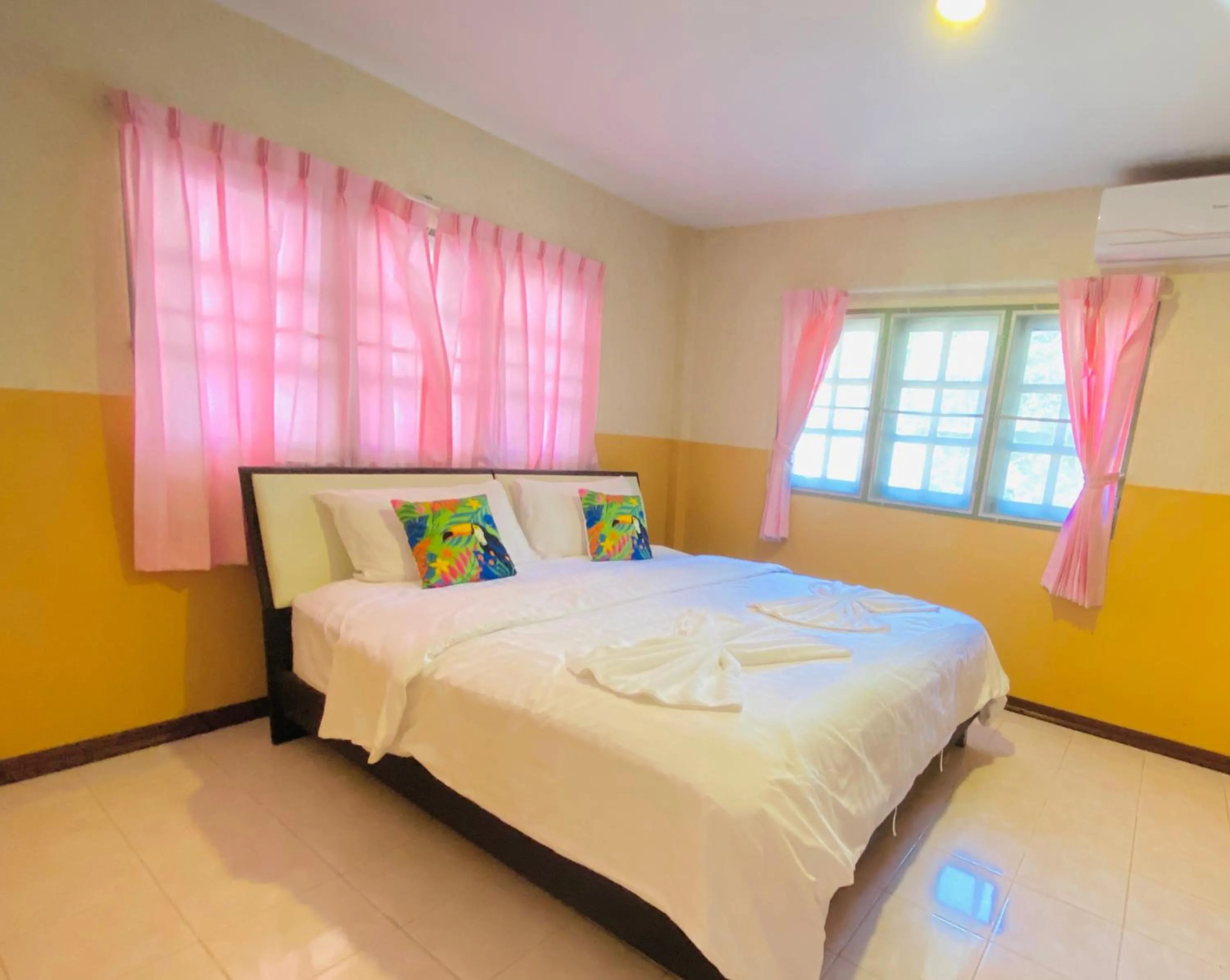 Bed in Baan Golden Resort & Residences