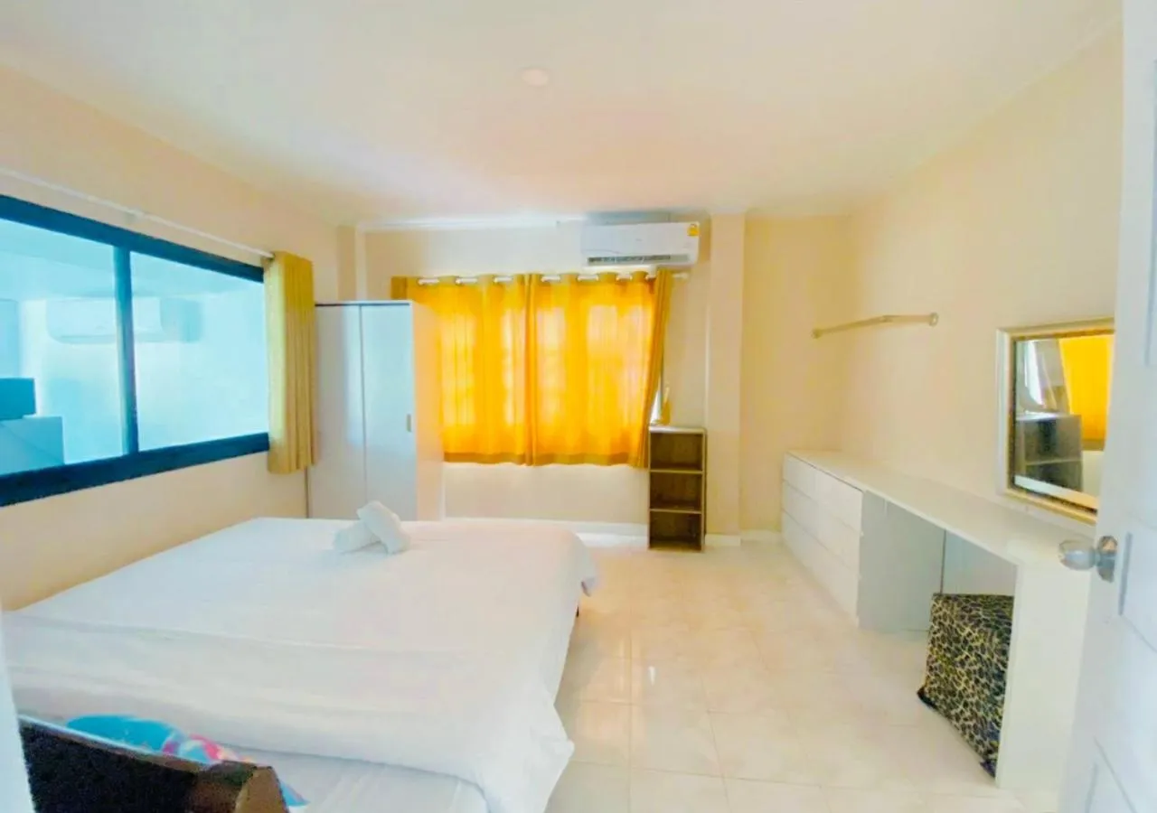 Bed in Baan Golden Resort & Residences