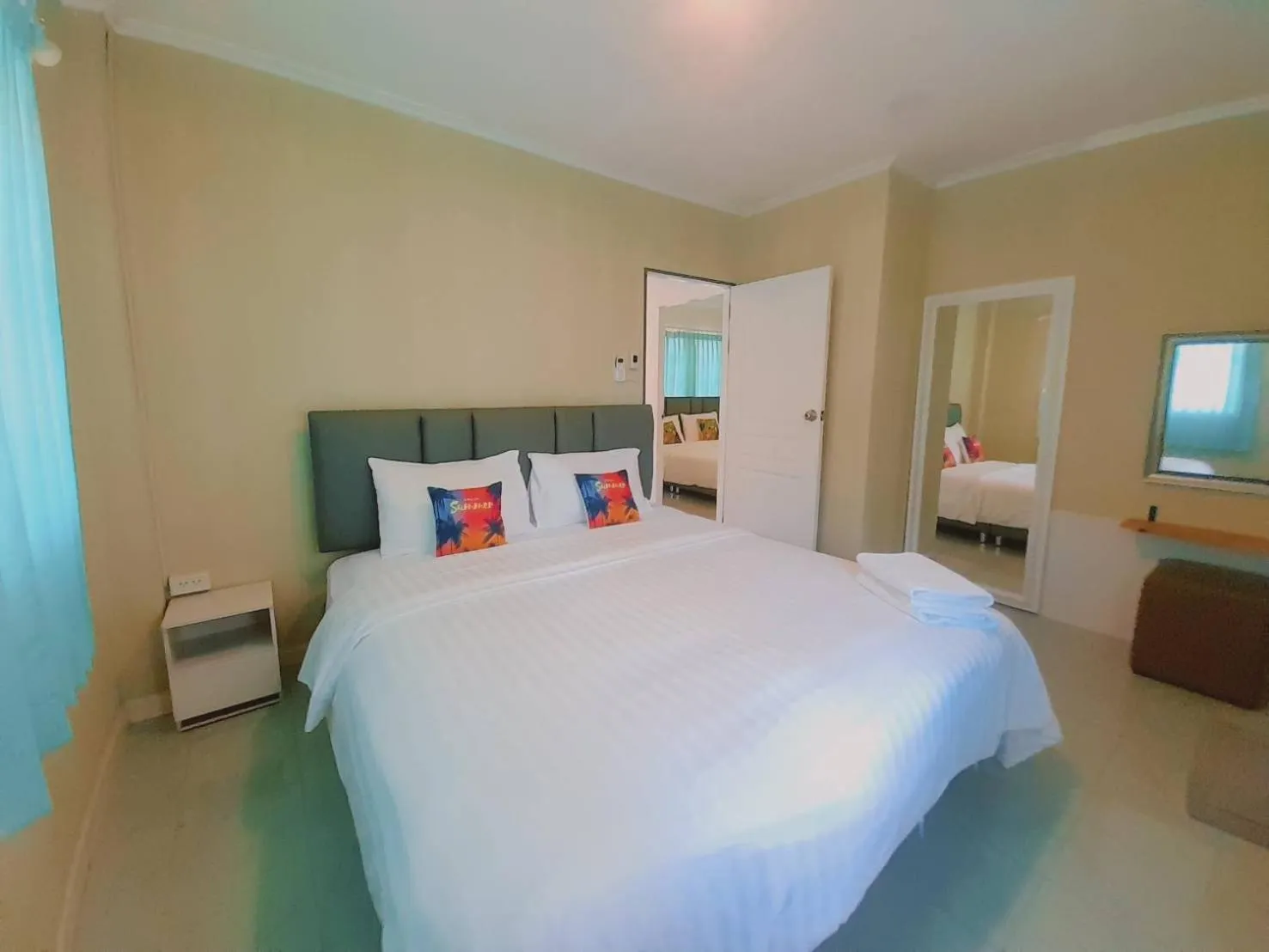 Bed in Baan Golden Resort & Residences