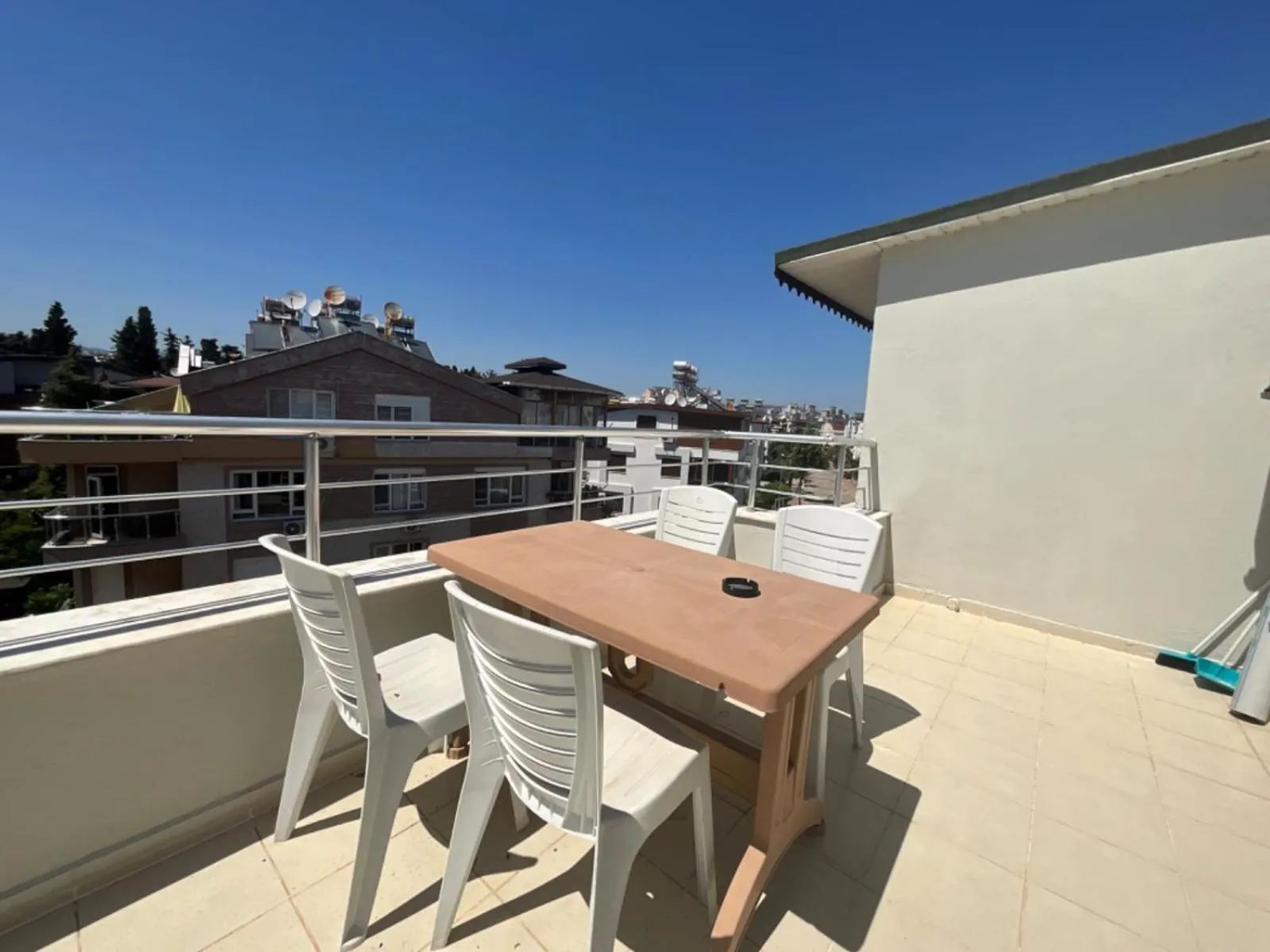 Balcony/Terrace in Khan's Hotel