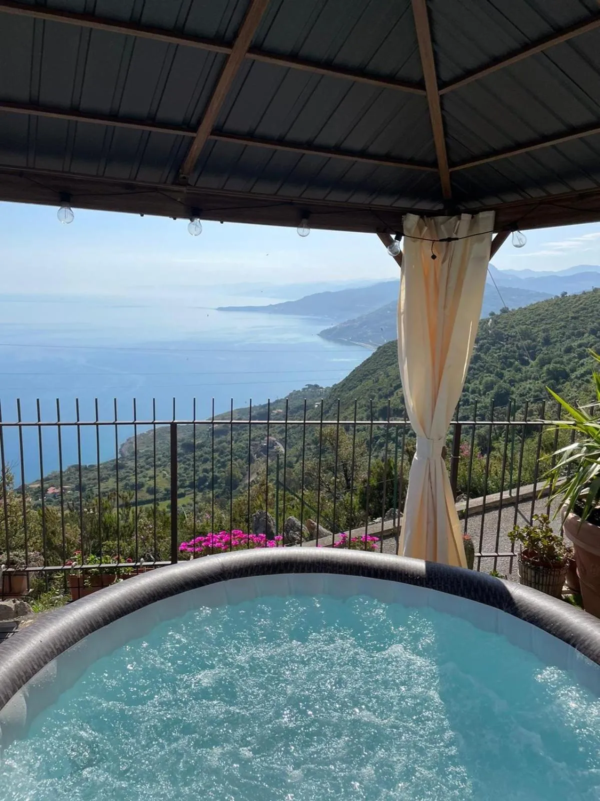 B&B Roomantic & Piscina Idromassaggio