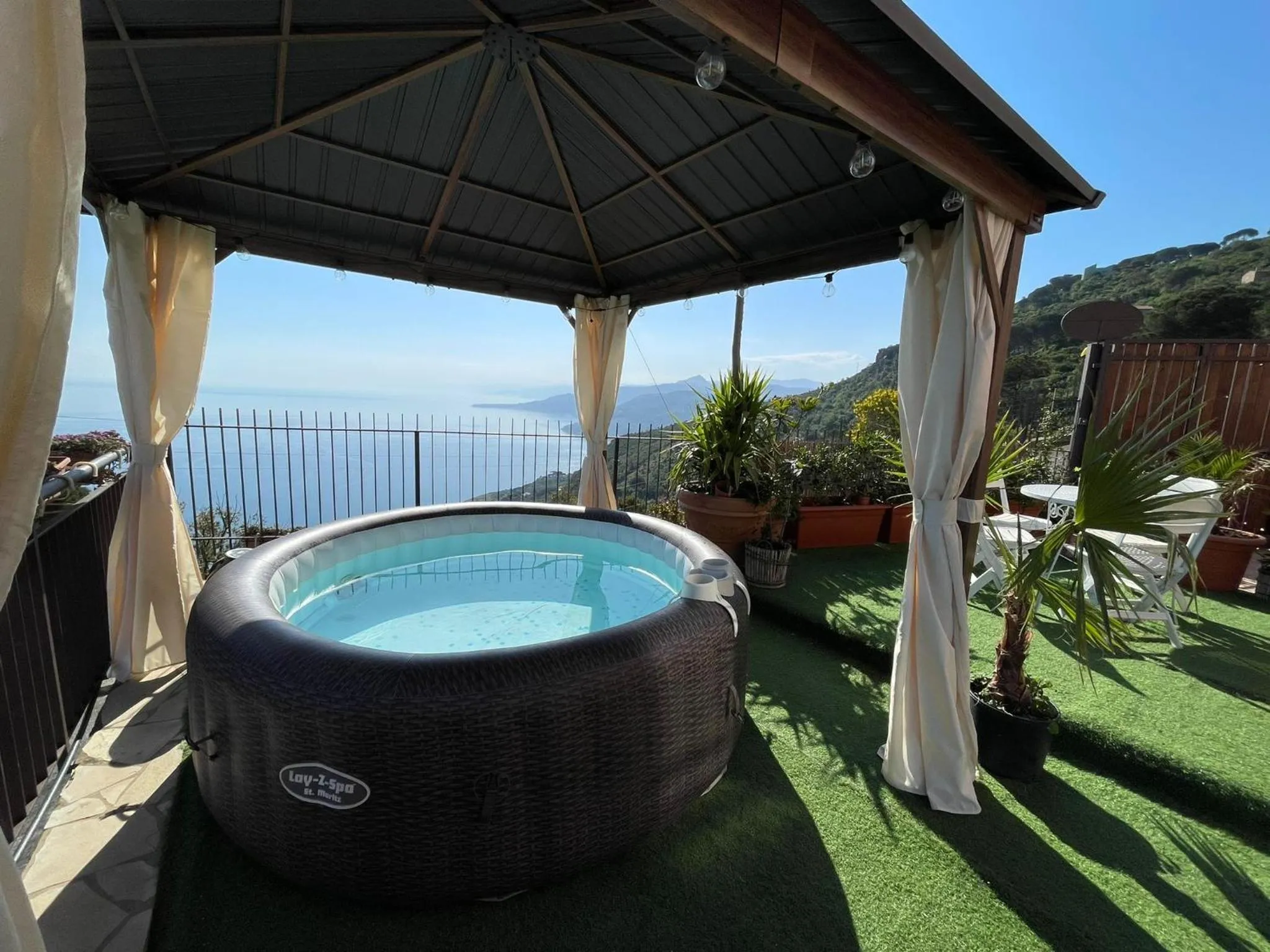 B&B Roomantic & Piscina Idromassaggio