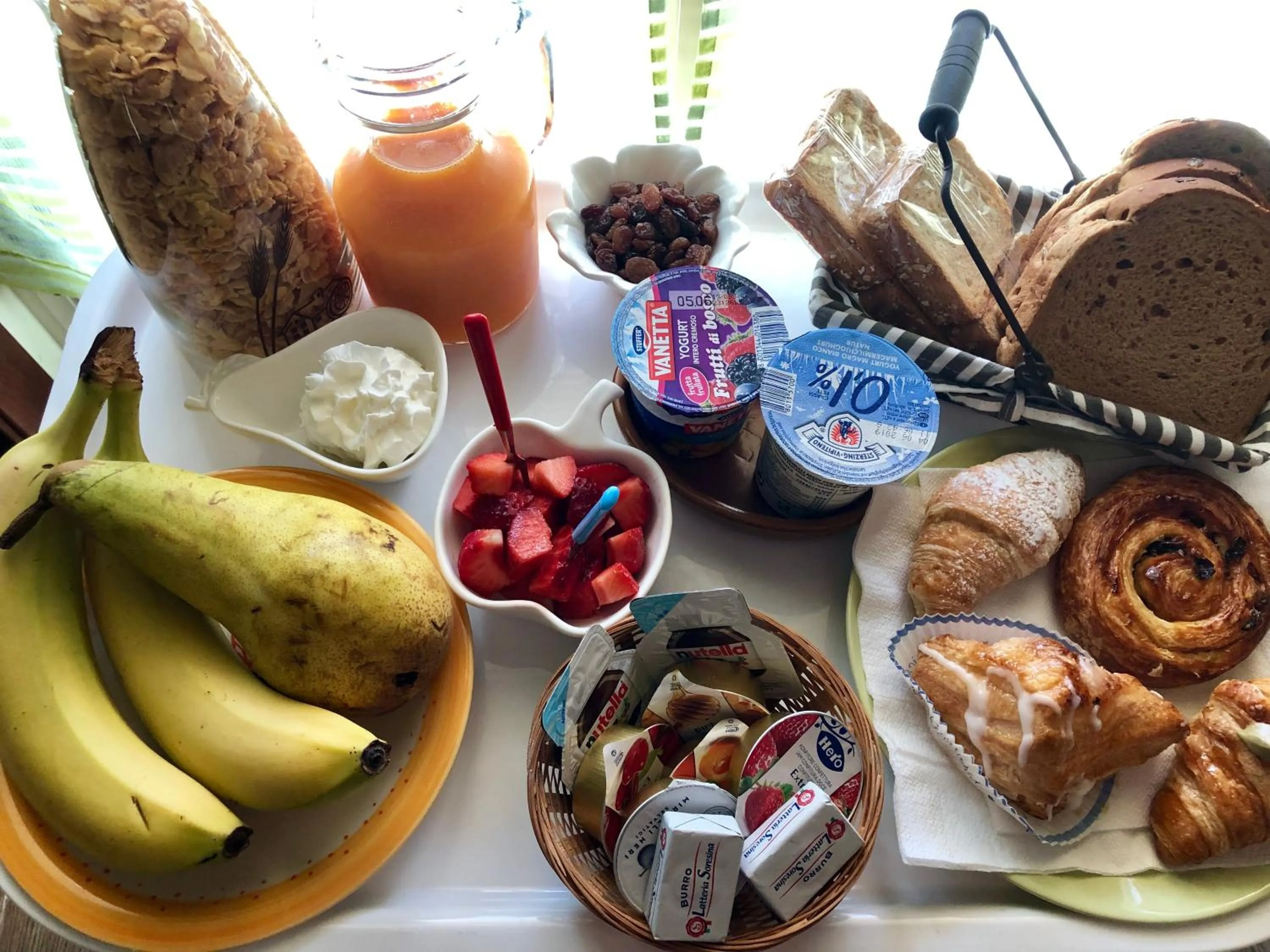 Breakfast in B&B Roomantic & Piscina Idromassaggio