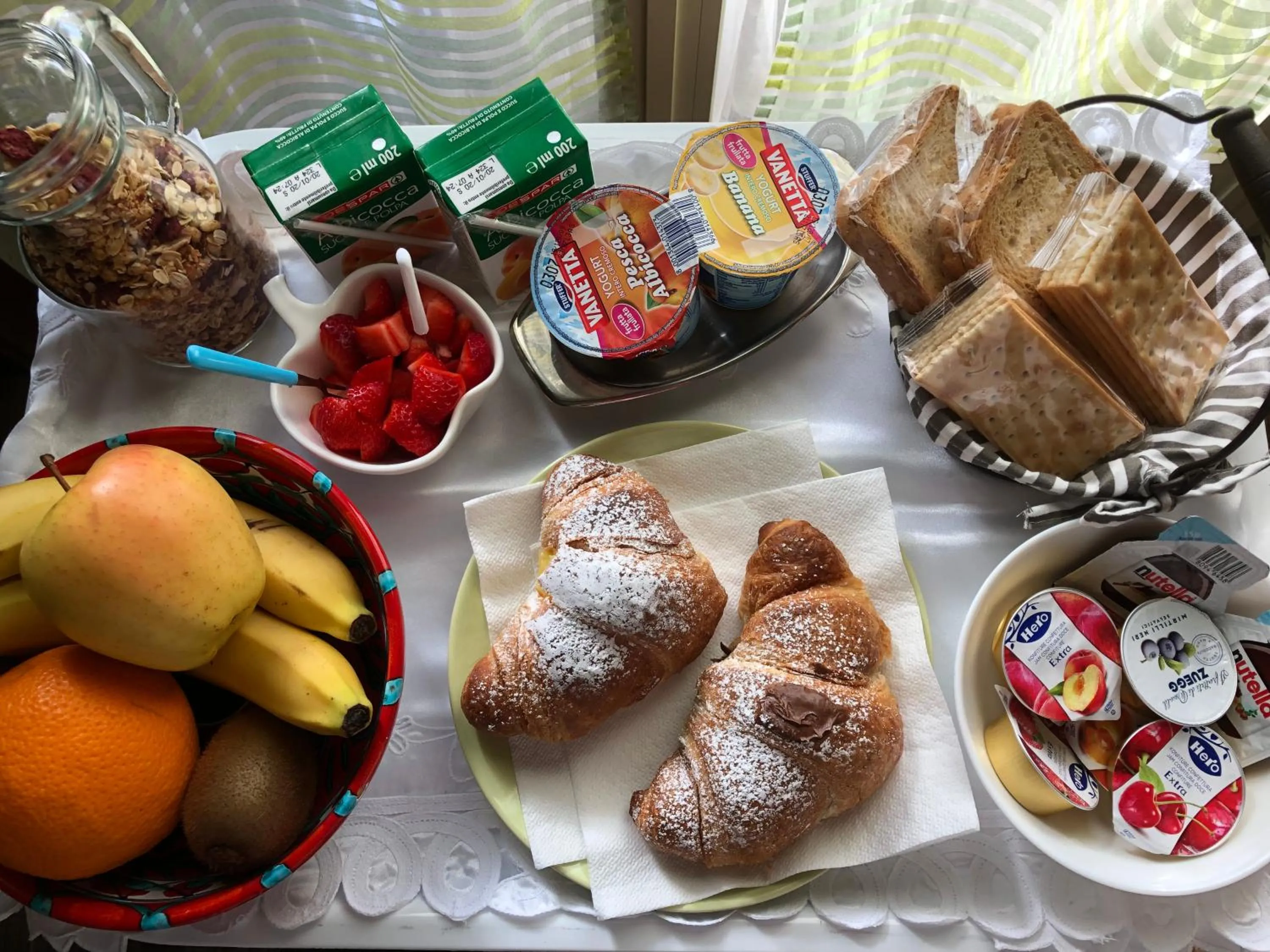 Breakfast in B&B Roomantic & Piscina Idromassaggio