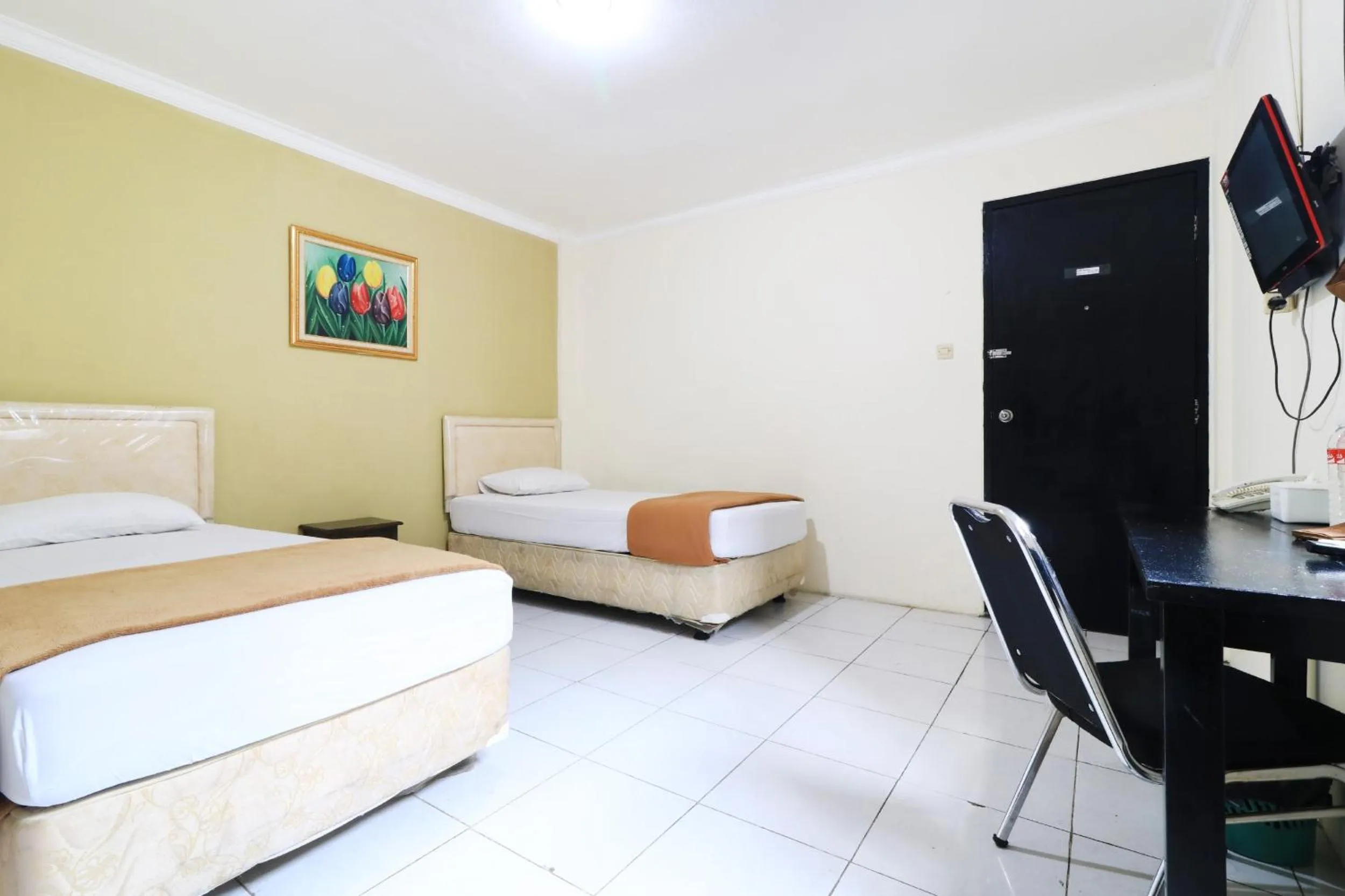 TV and multimedia, Bed in AMS Hotel Koja