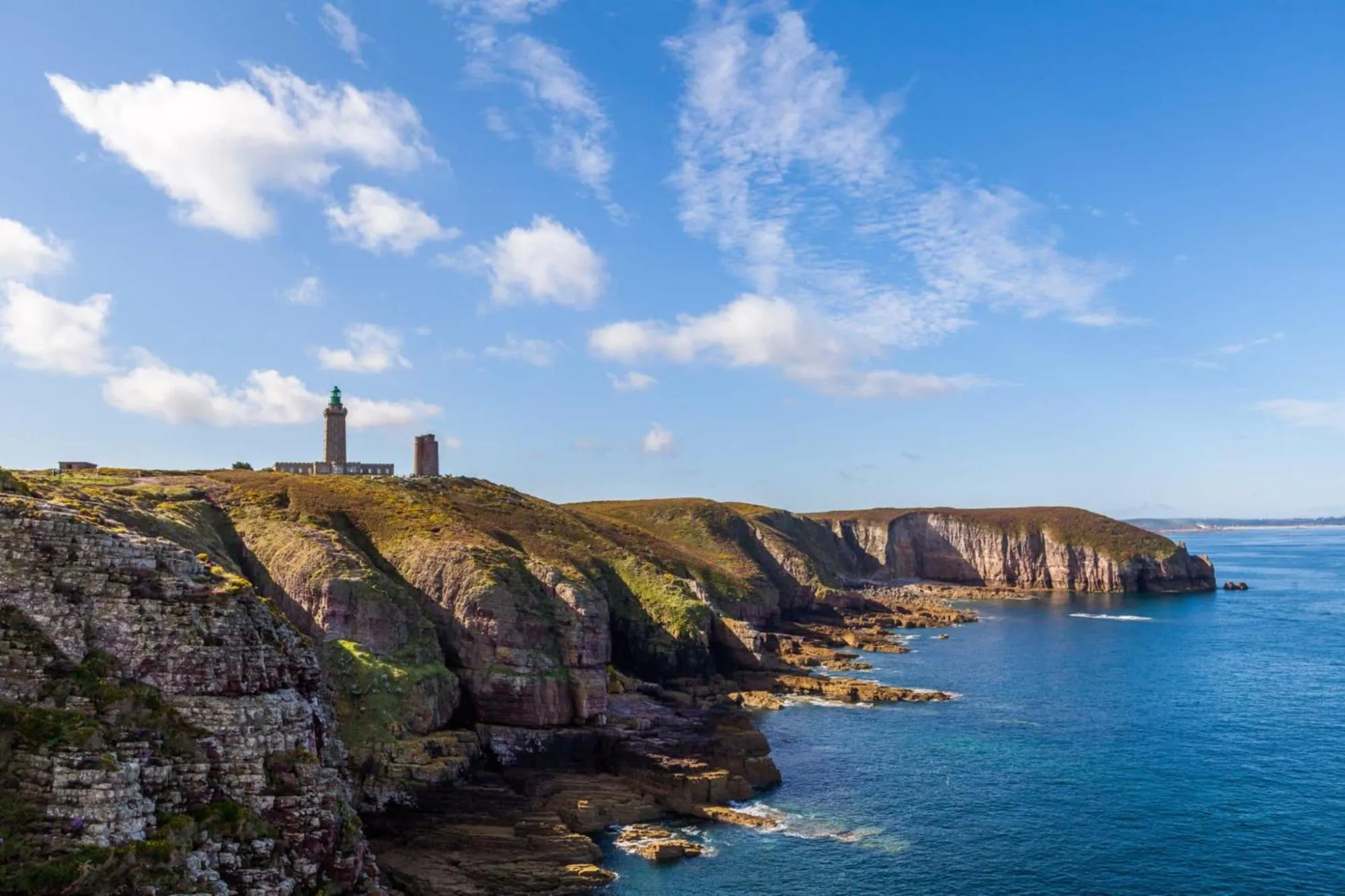 Nearby landmark in Artefact