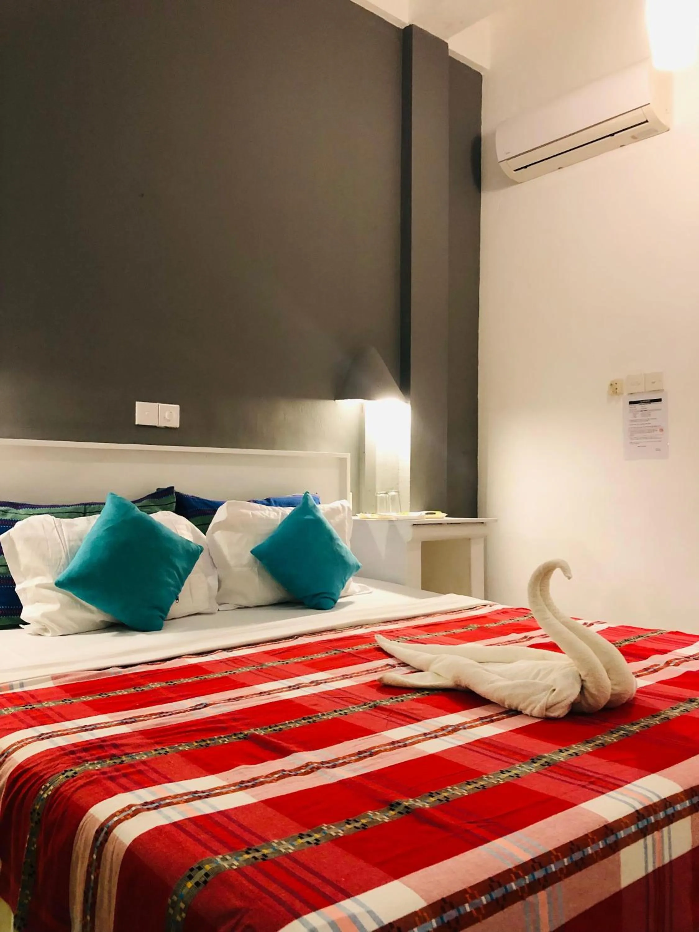 Bed in Hotel Vibration