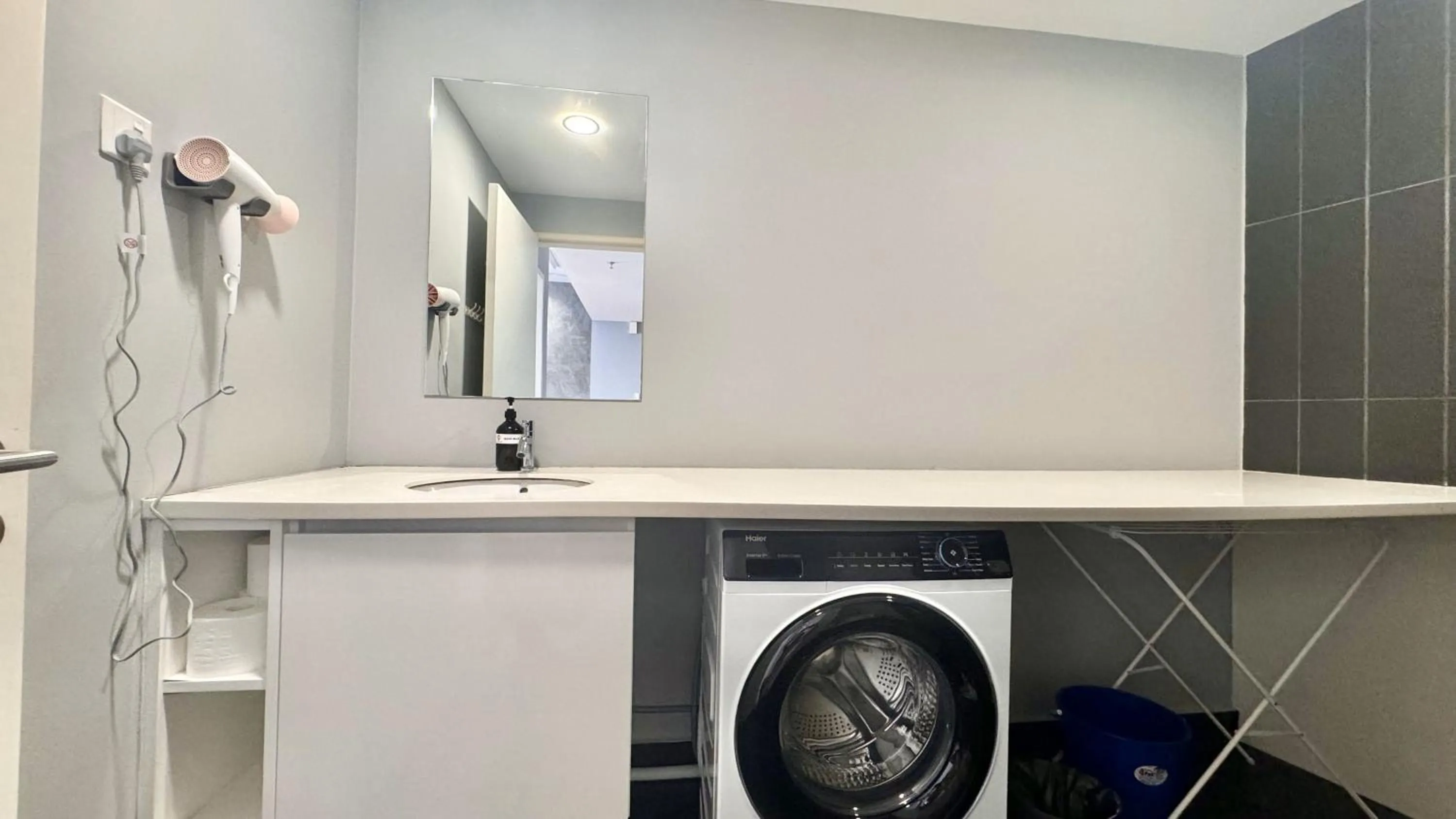 Bathroom in Manatidur@THE HUB SS2