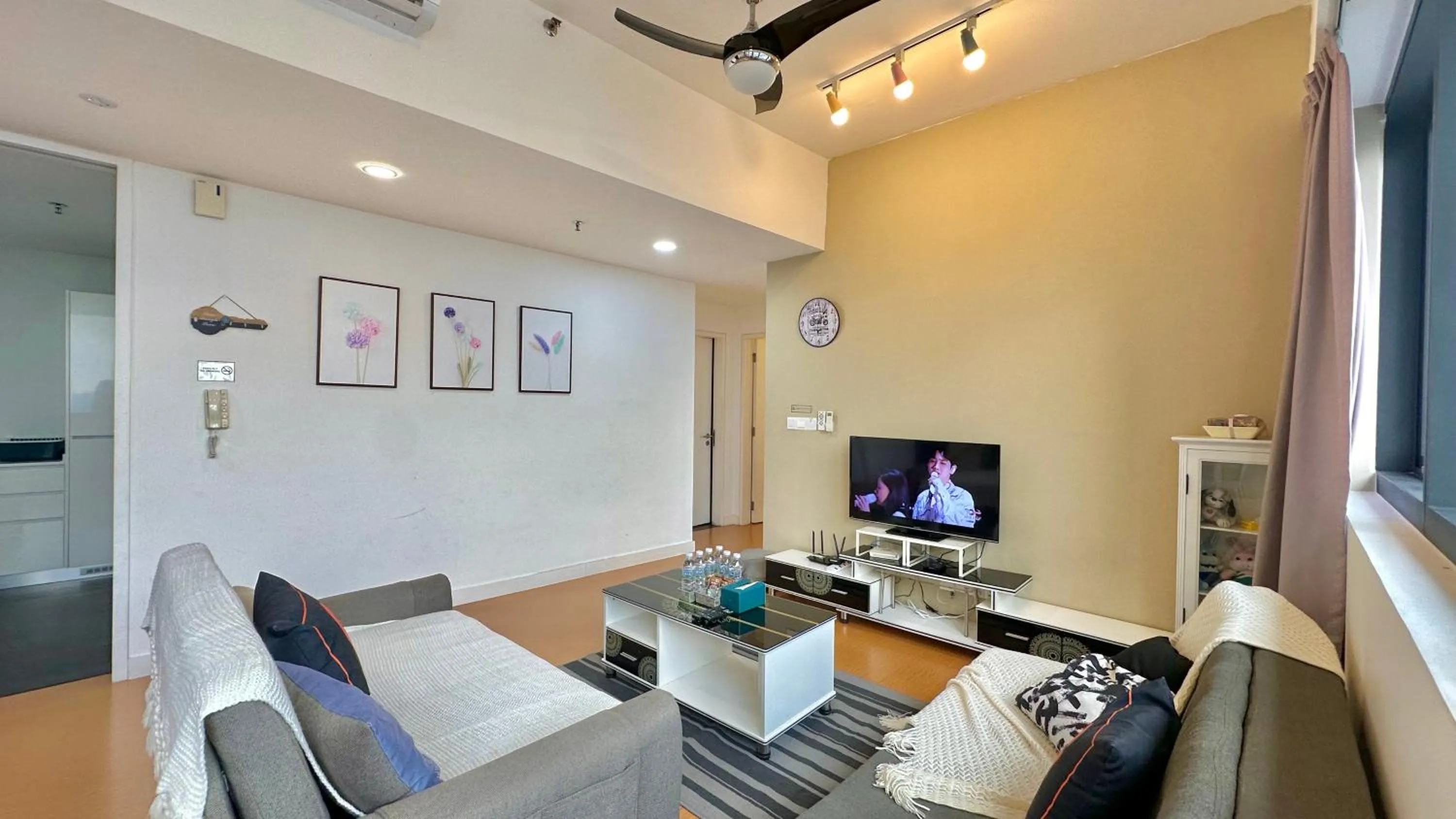 TV and multimedia in Manatidur@THE HUB SS2