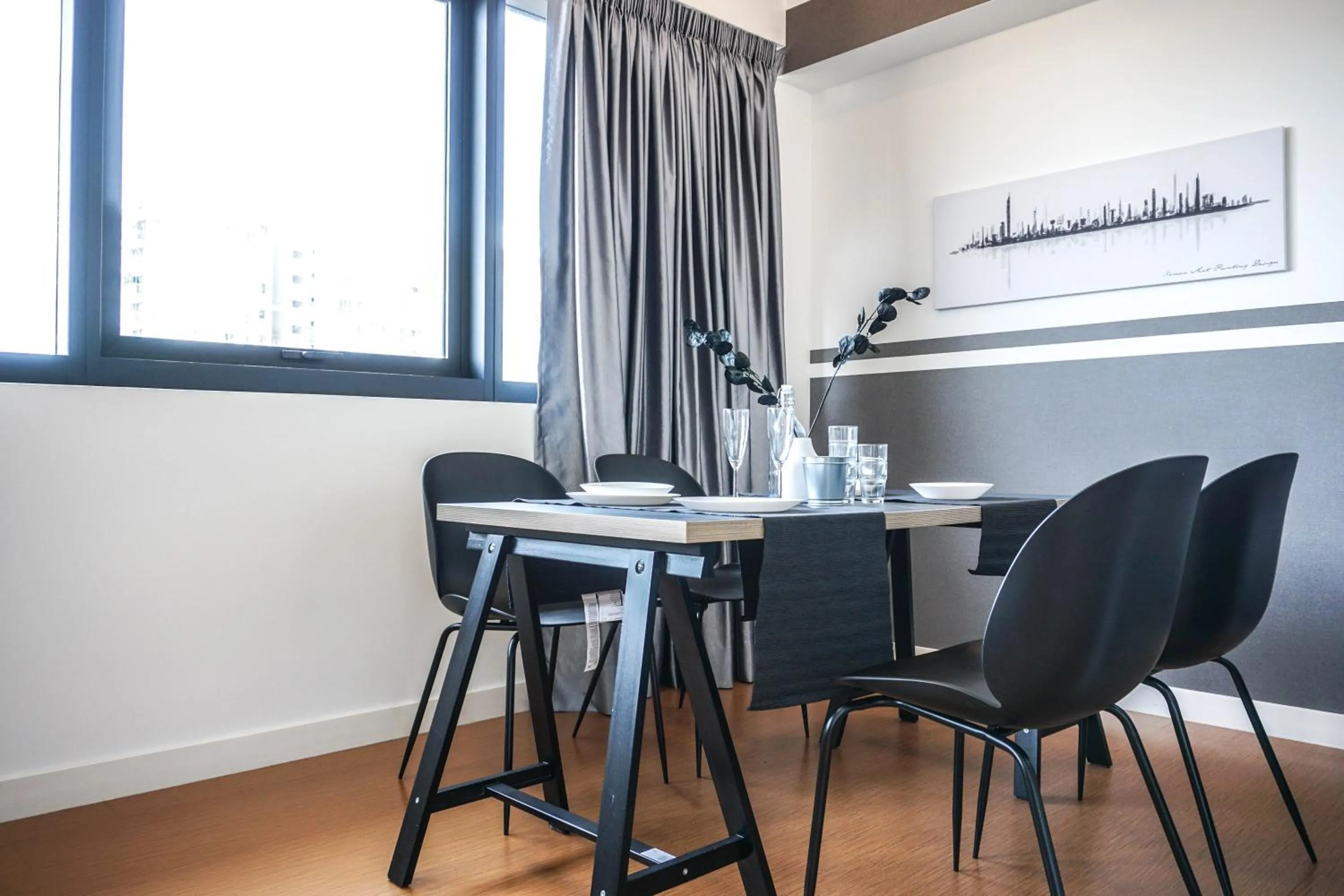 Dining area in Manatidur@THE HUB SS2