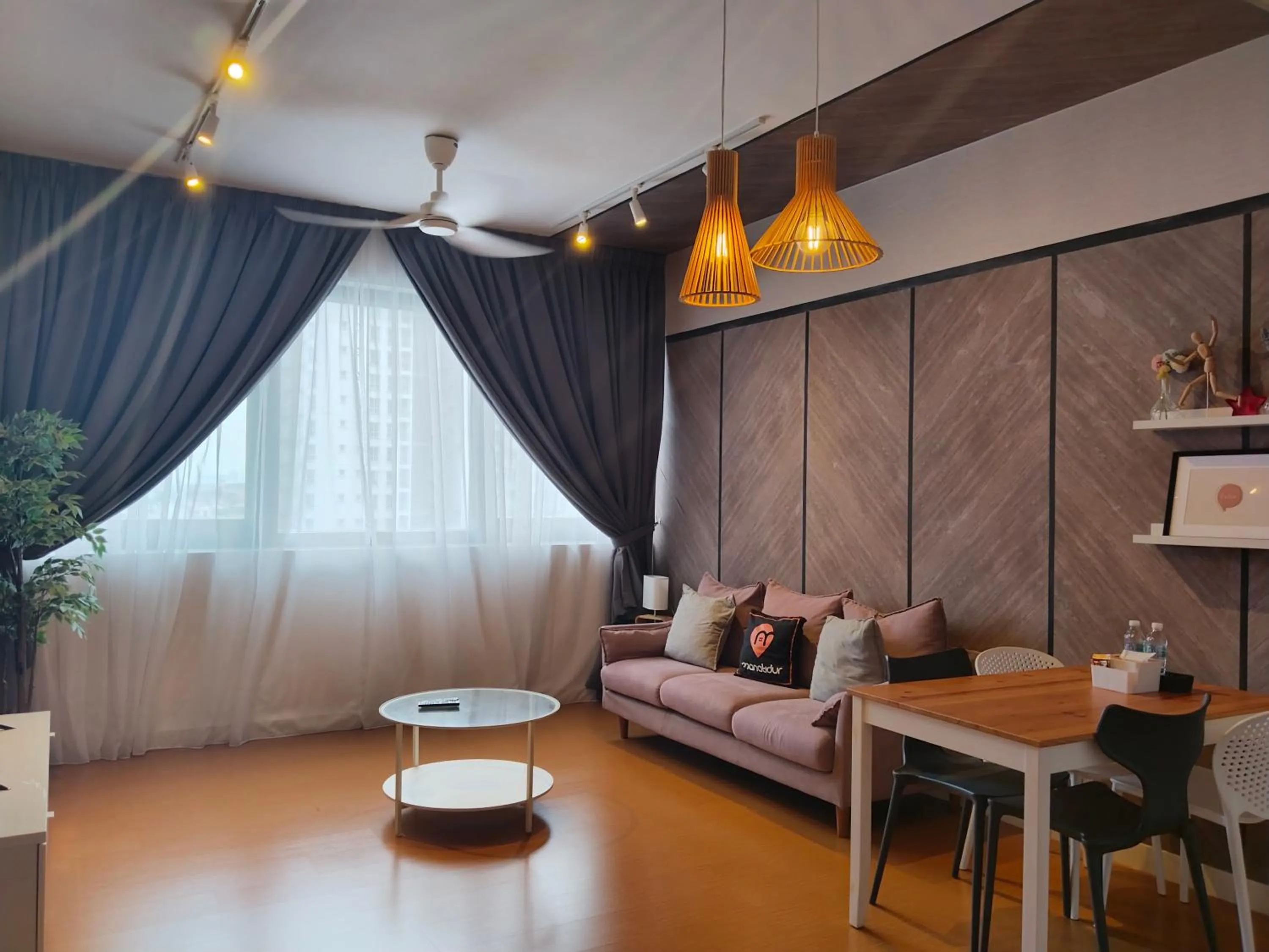 Seating area in Manatidur@THE HUB SS2