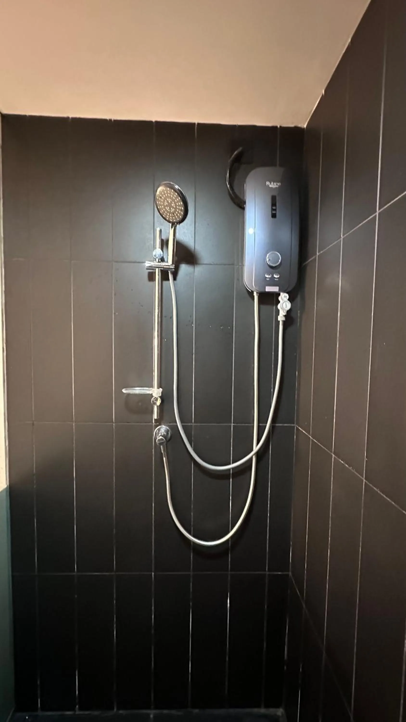 Bathroom in Manatidur@THE HUB SS2