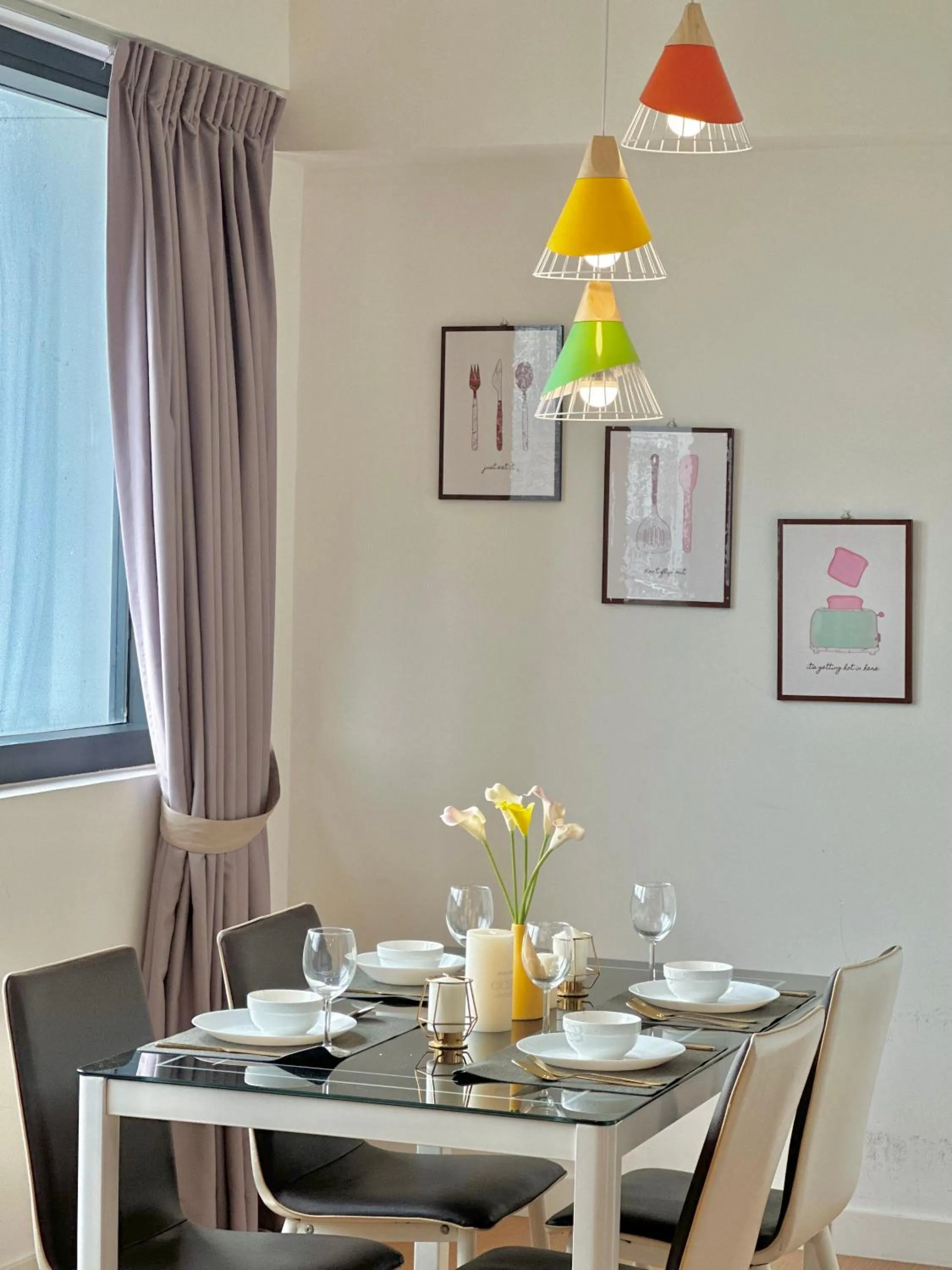 Dining area in Manatidur@THE HUB SS2