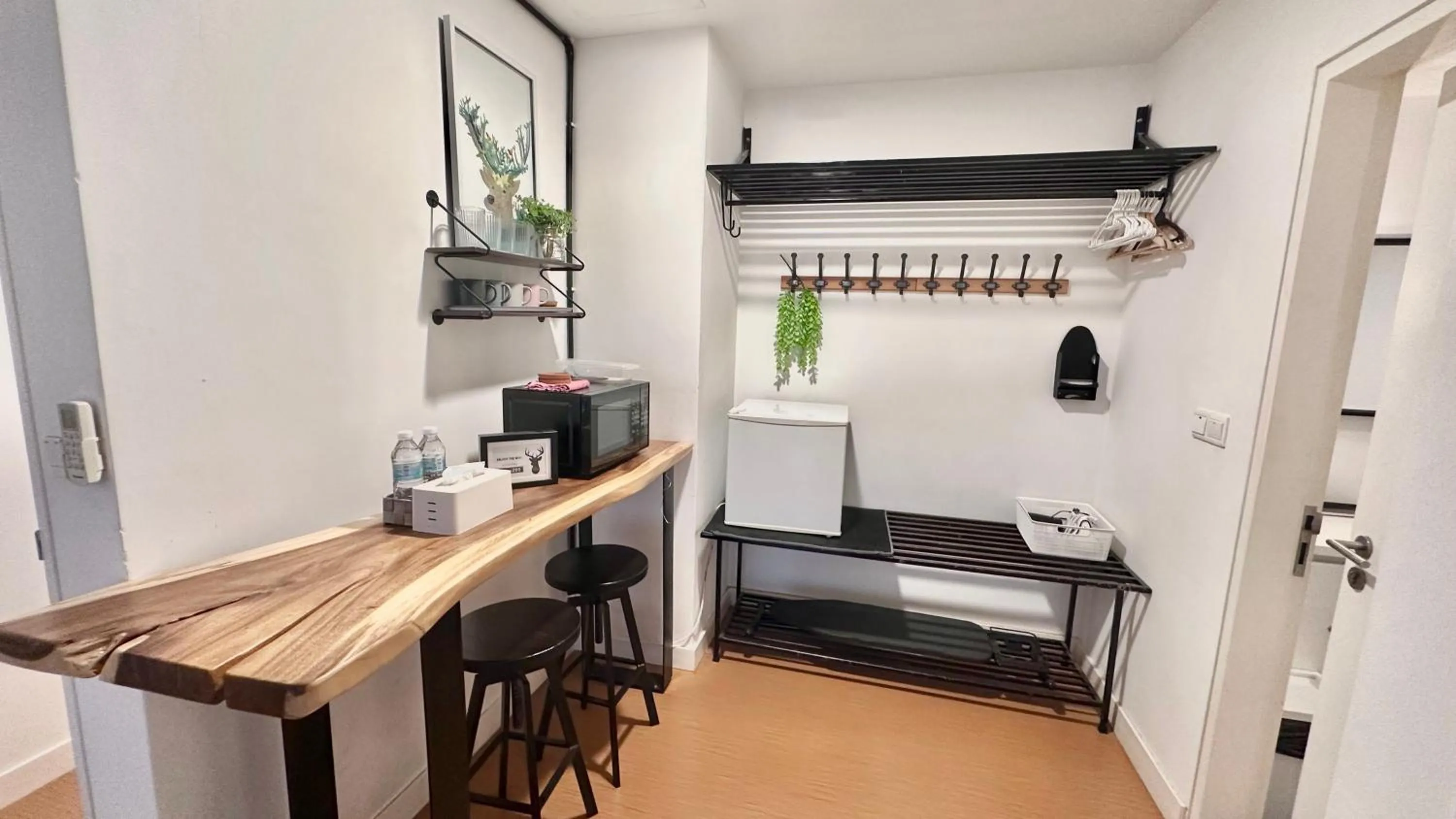 Dining area in Manatidur@THE HUB SS2