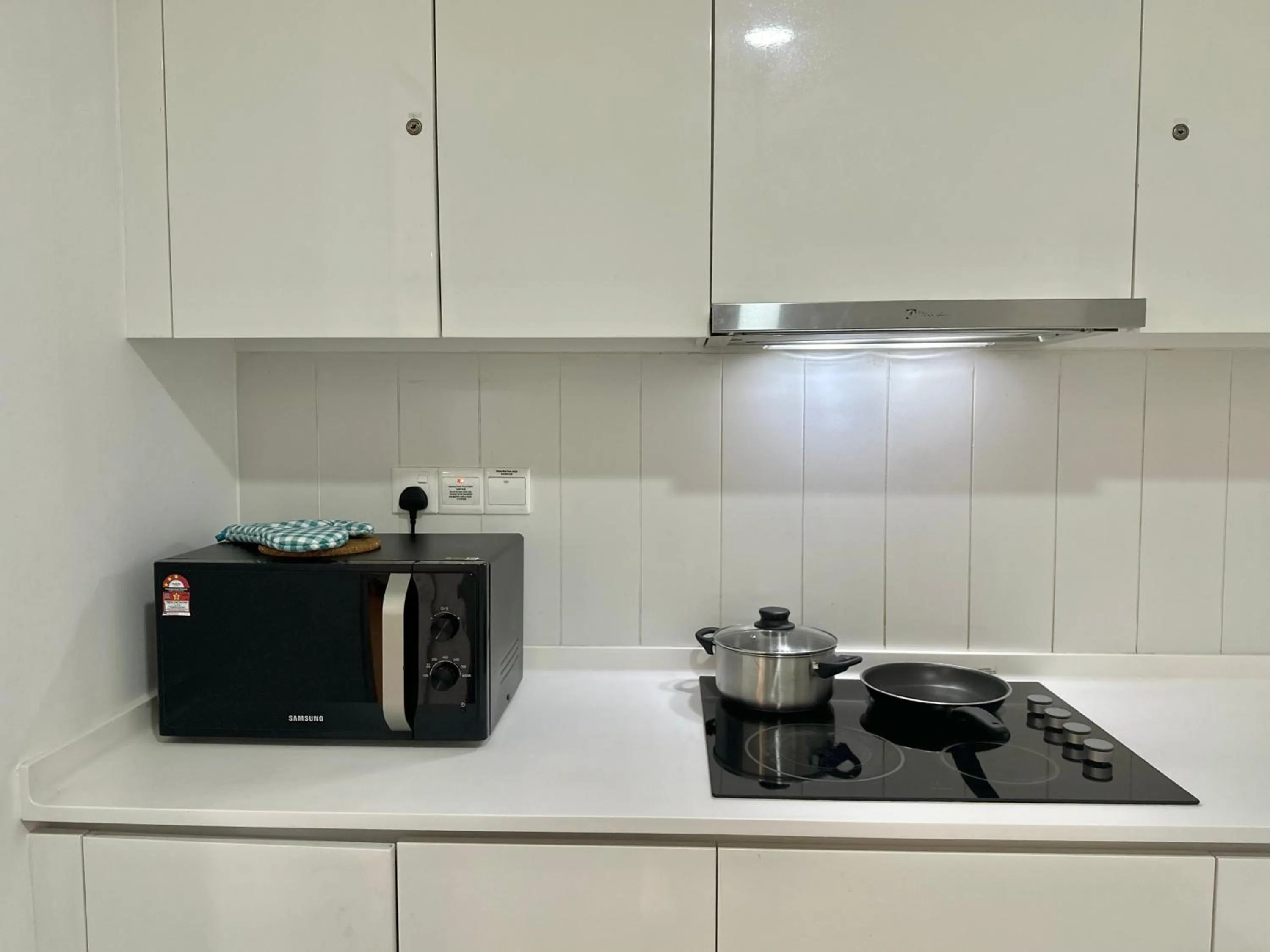 microwave in Manatidur@THE HUB SS2