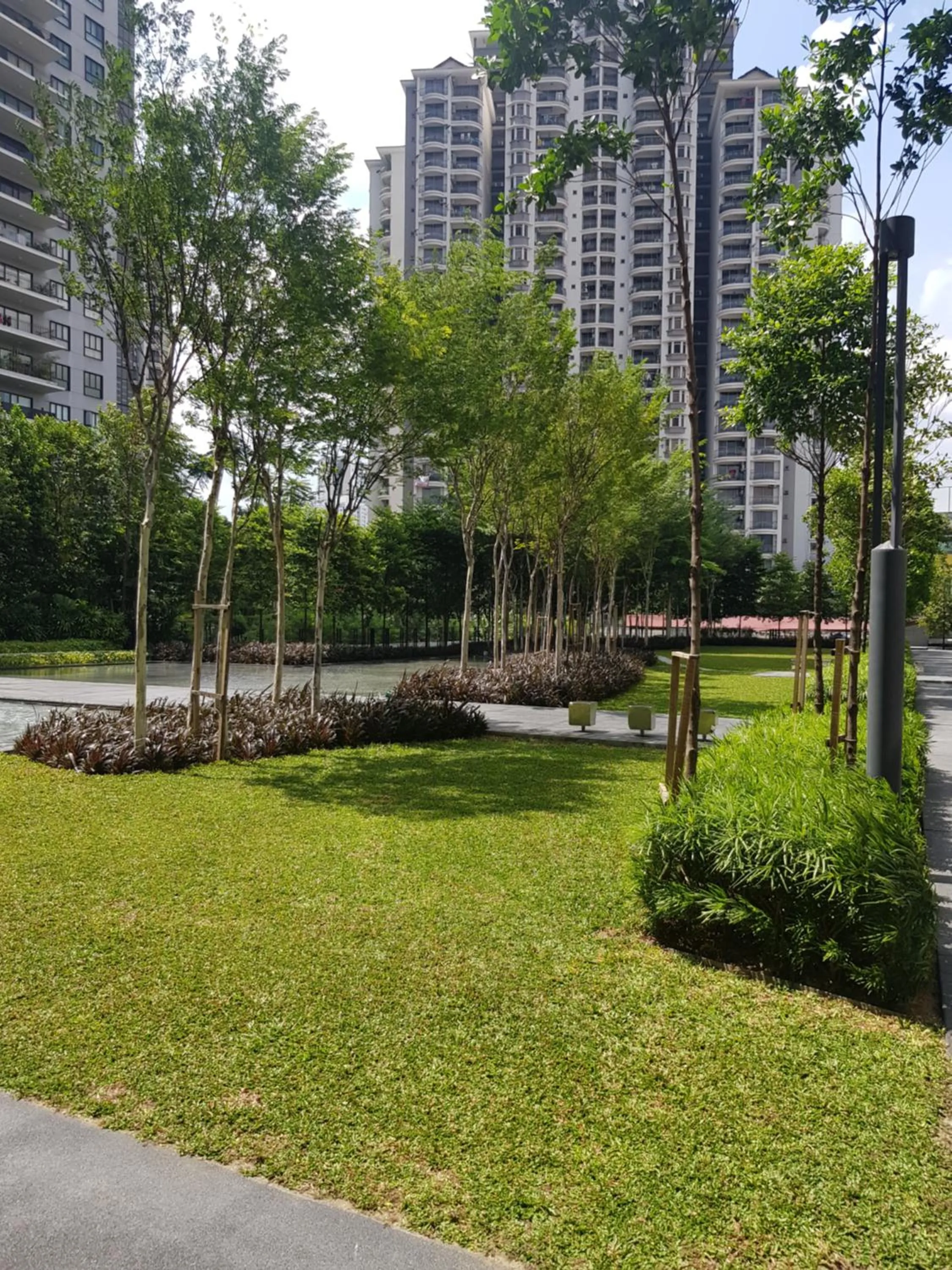 Property building in Manatidur@THE HUB SS2