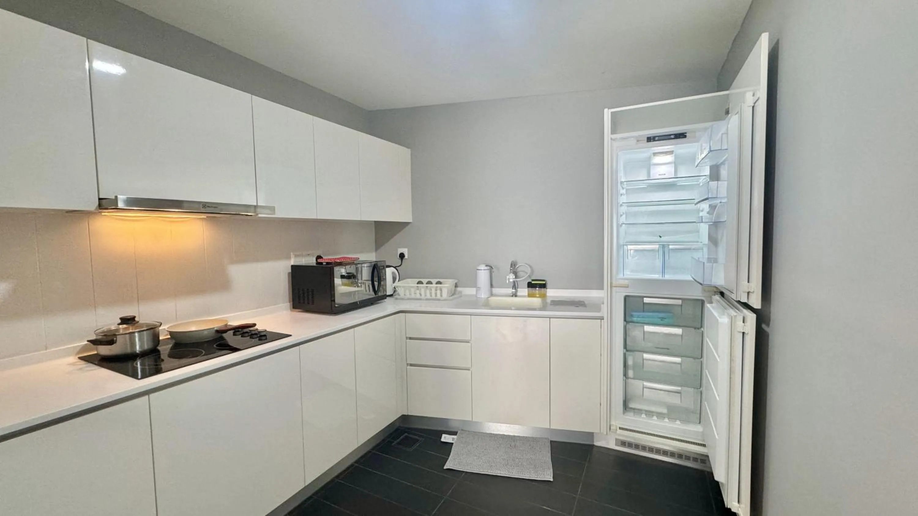 kitchen in Manatidur@THE HUB SS2