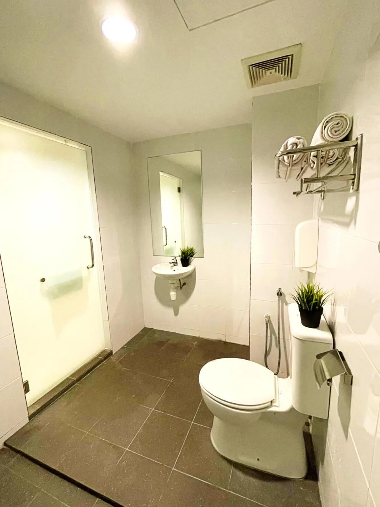 Bathroom in ESQ Shamelin Hotel