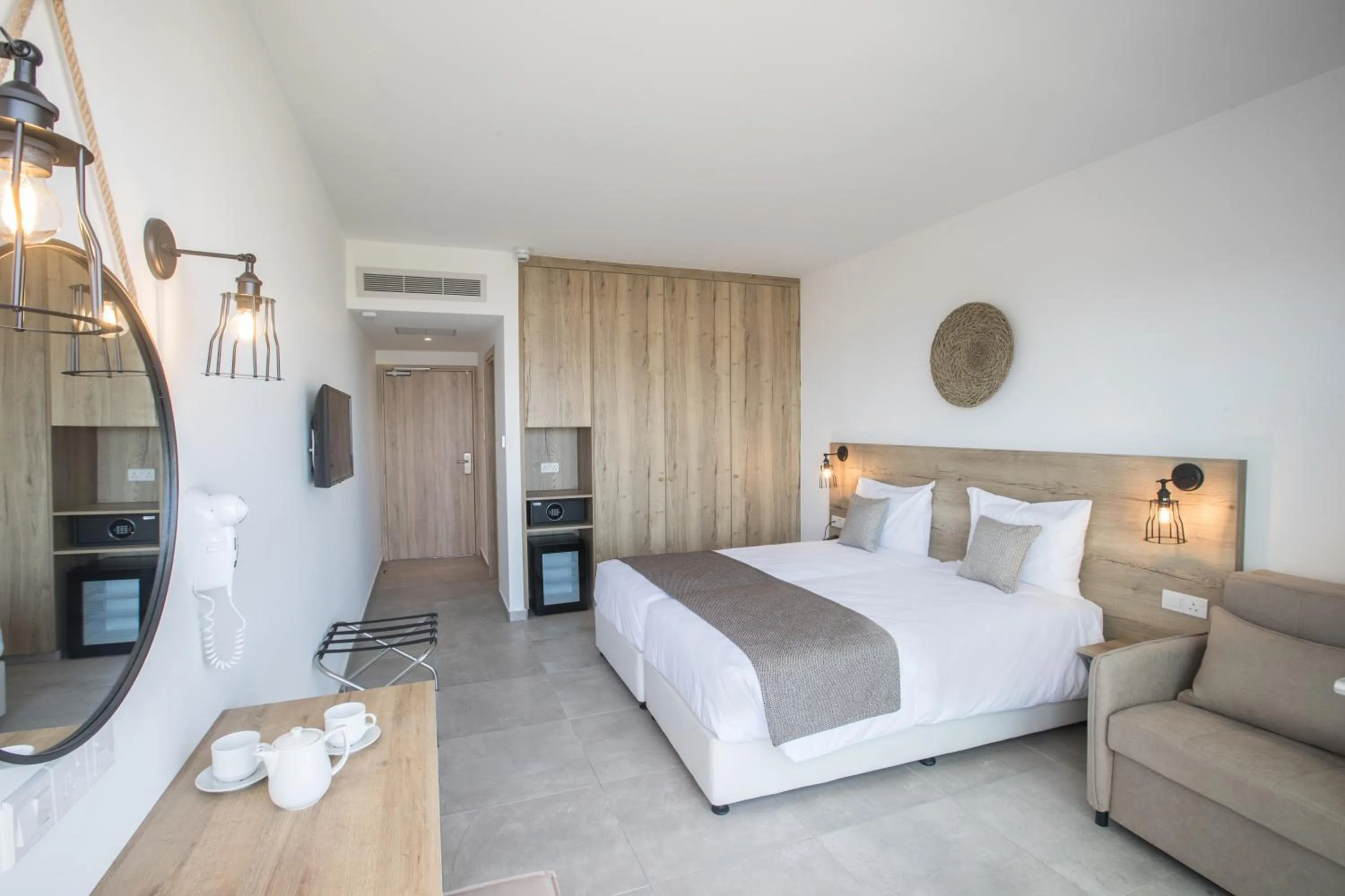 Bed in Bohemian Gardens Hotel