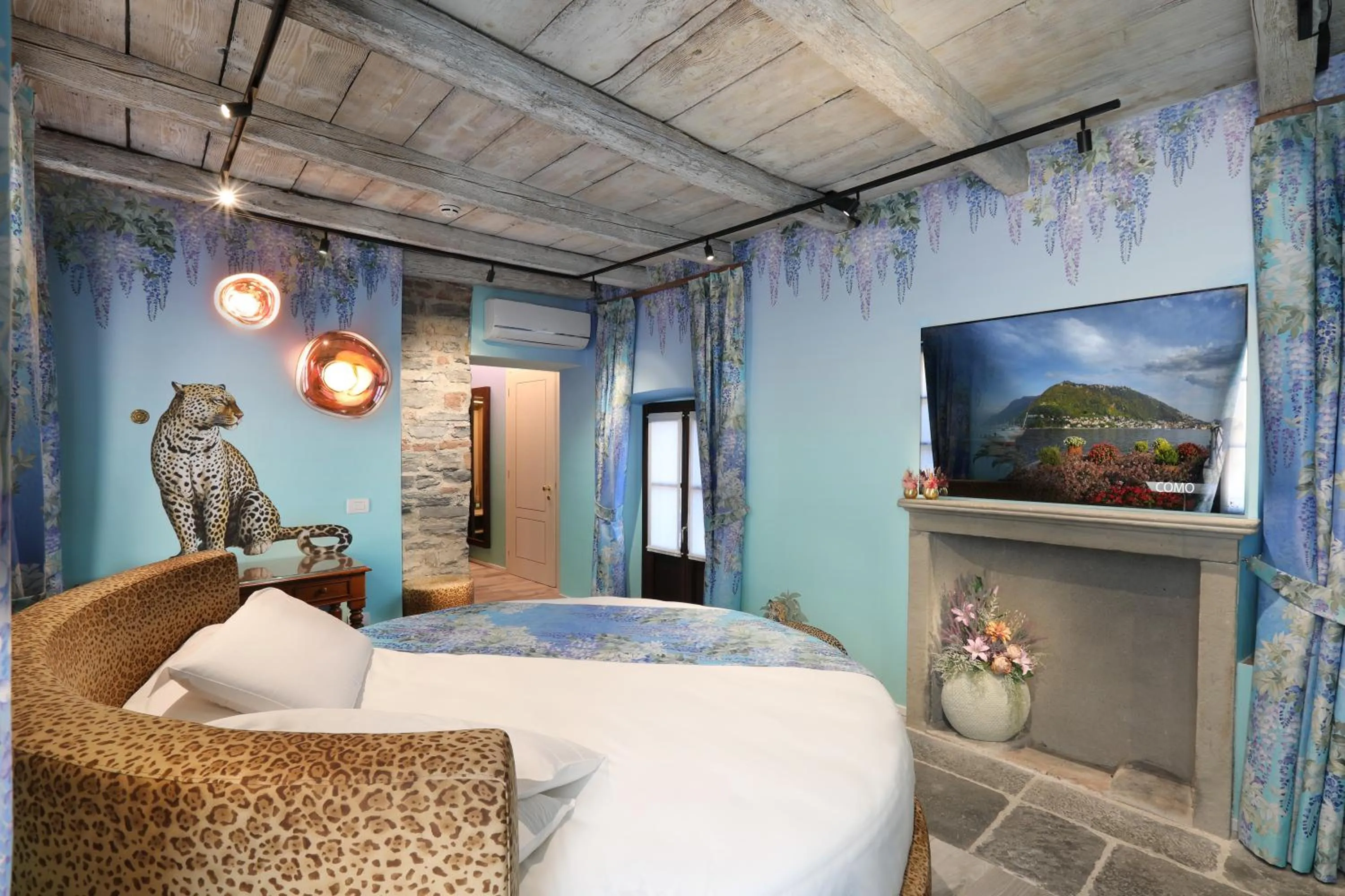 Bed in Suites&Atelier Lake Como