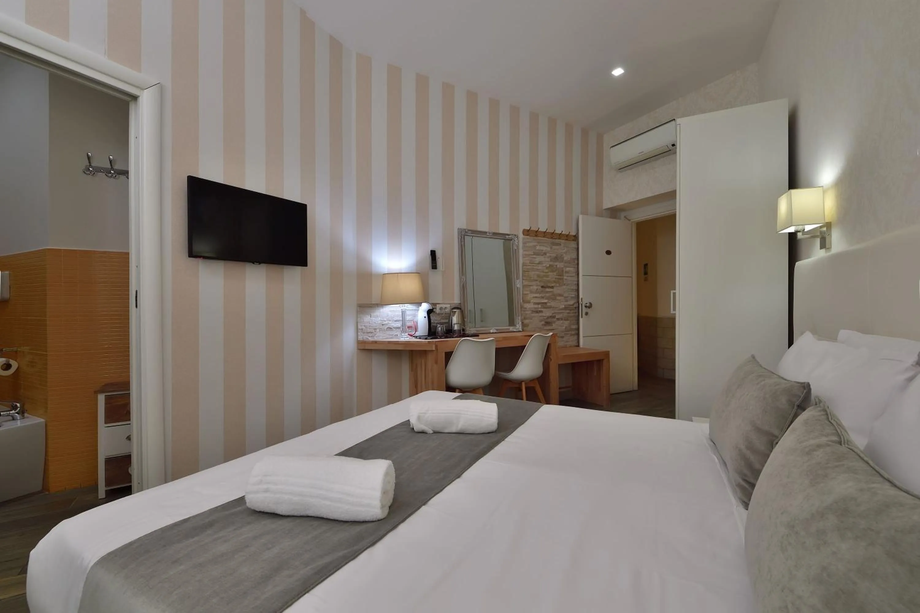 Bed in Rome Vatican Inn