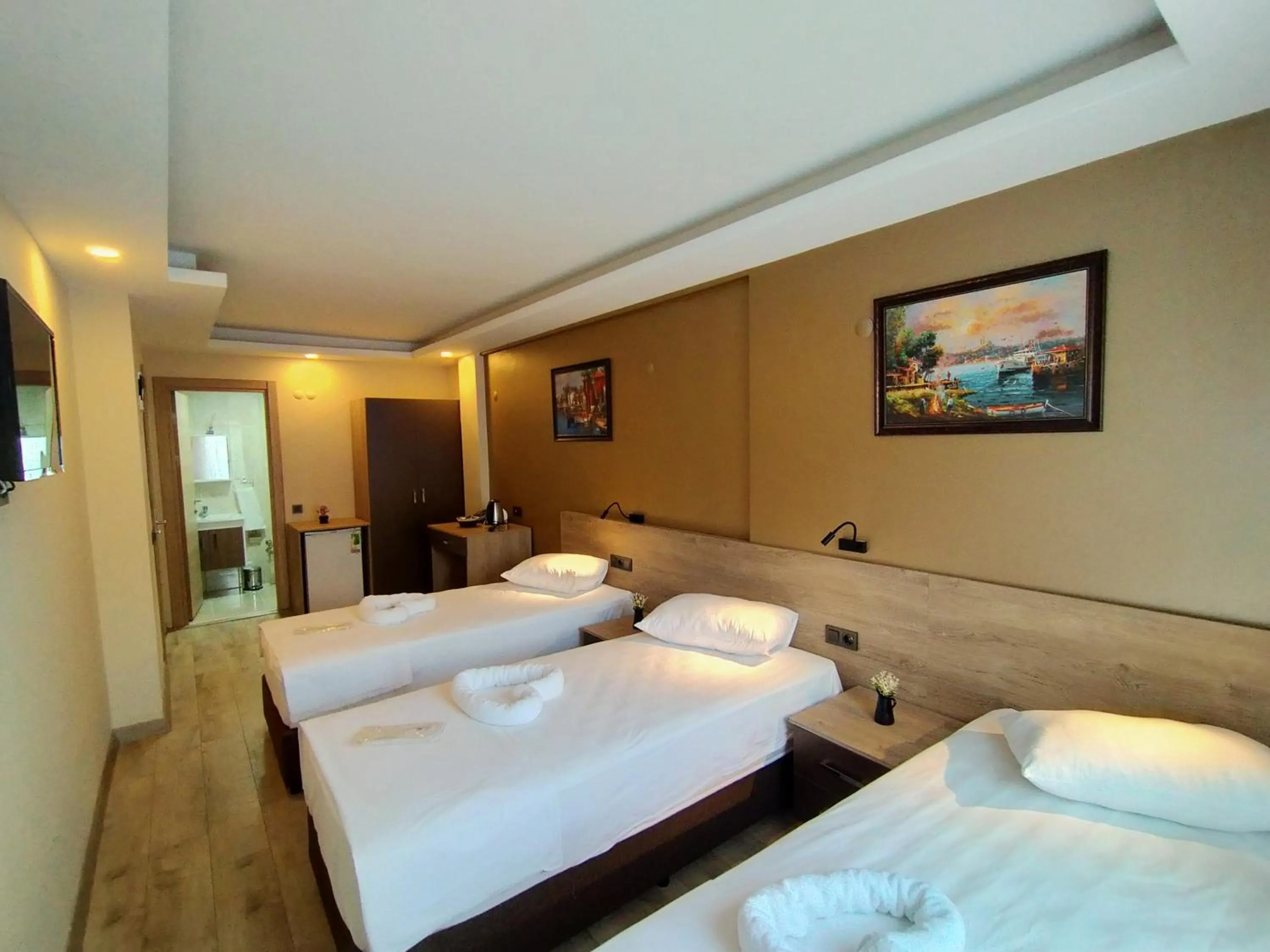 Photo of the whole room, Bed in Palmiye Royale Palace