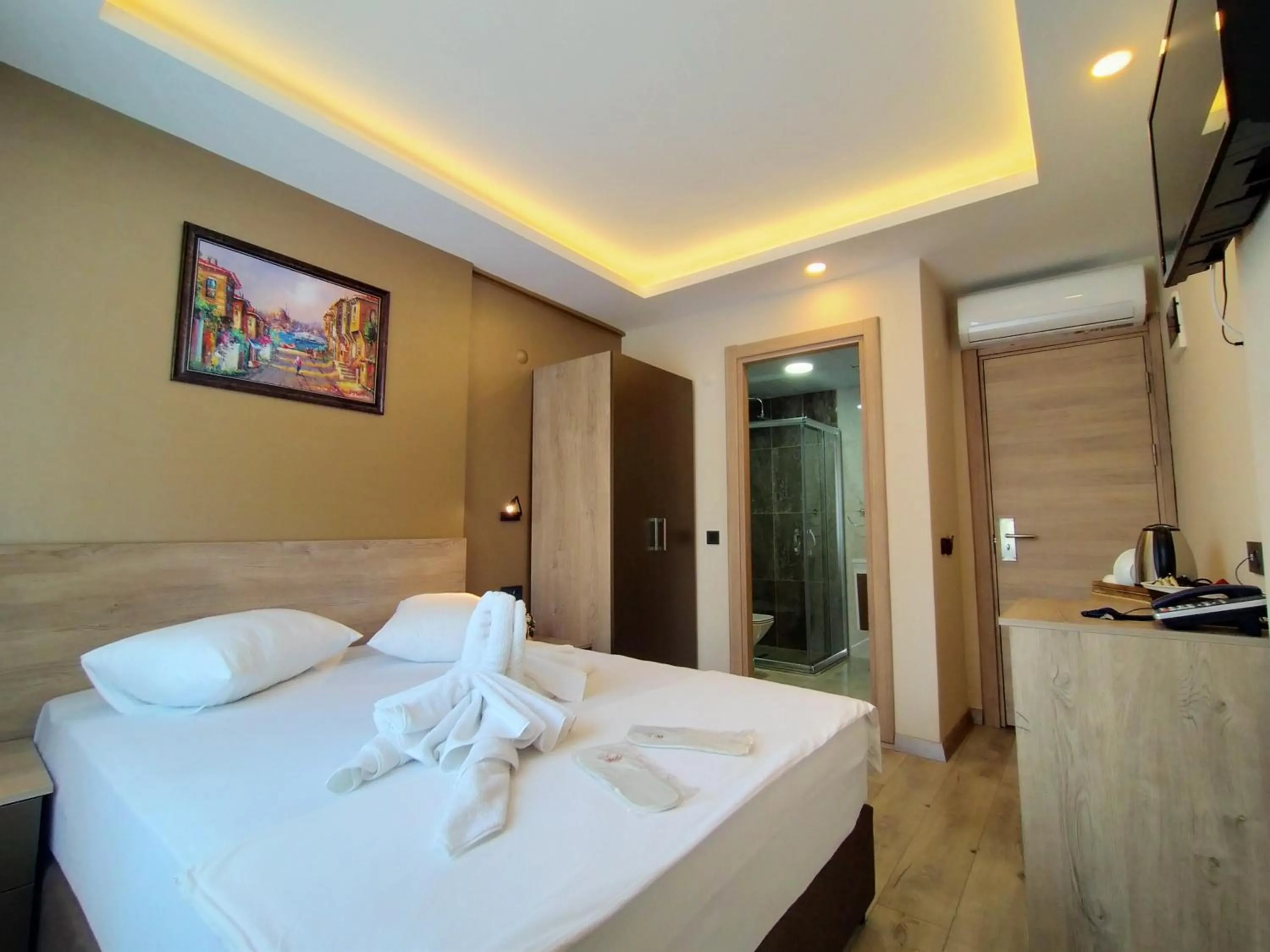 Bed in Palmiye Royale Palace