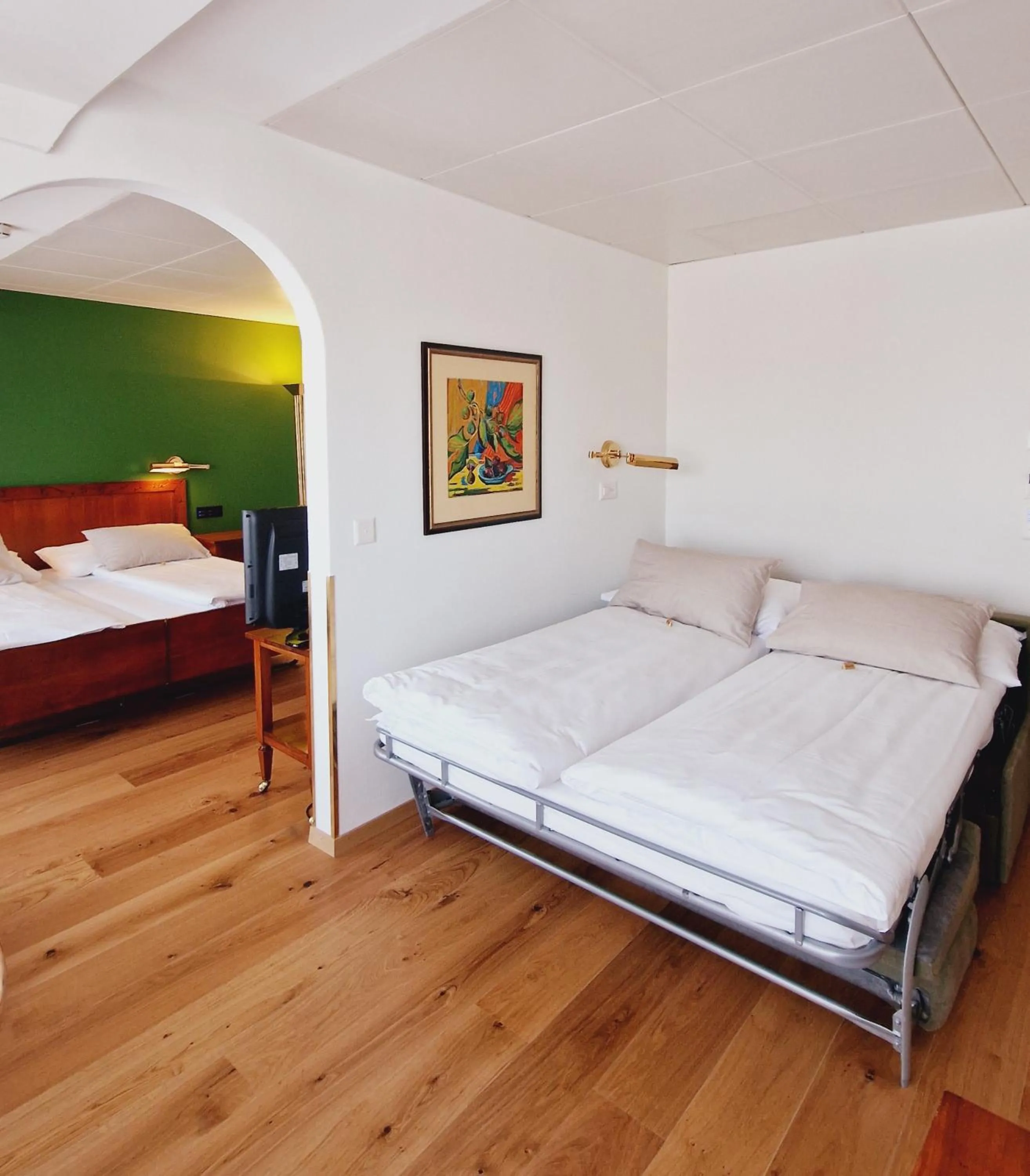 Bedroom, Bed in Engimatt City & Garden Hotel