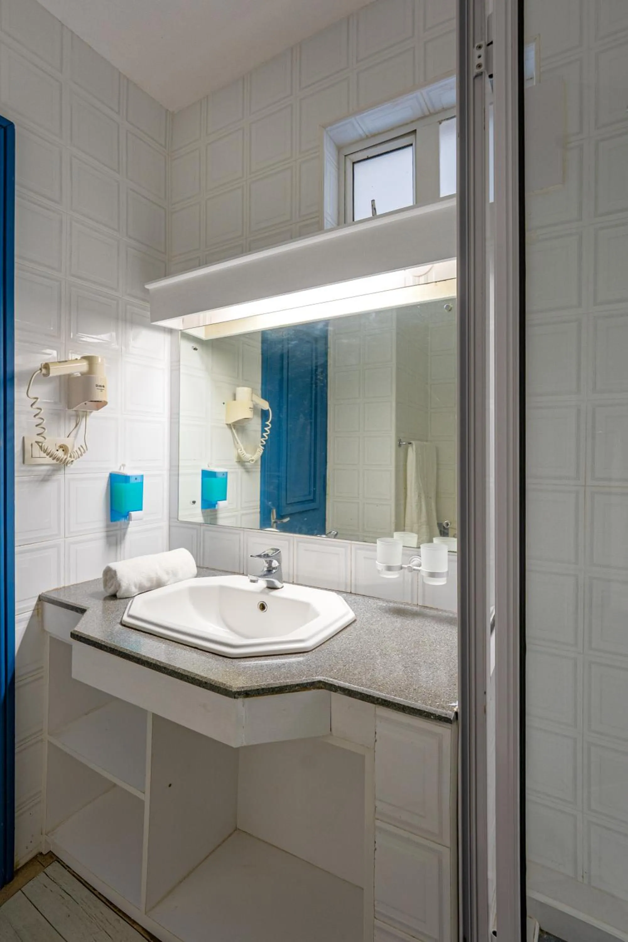 Bathroom in Le Grand Bleu Hotel