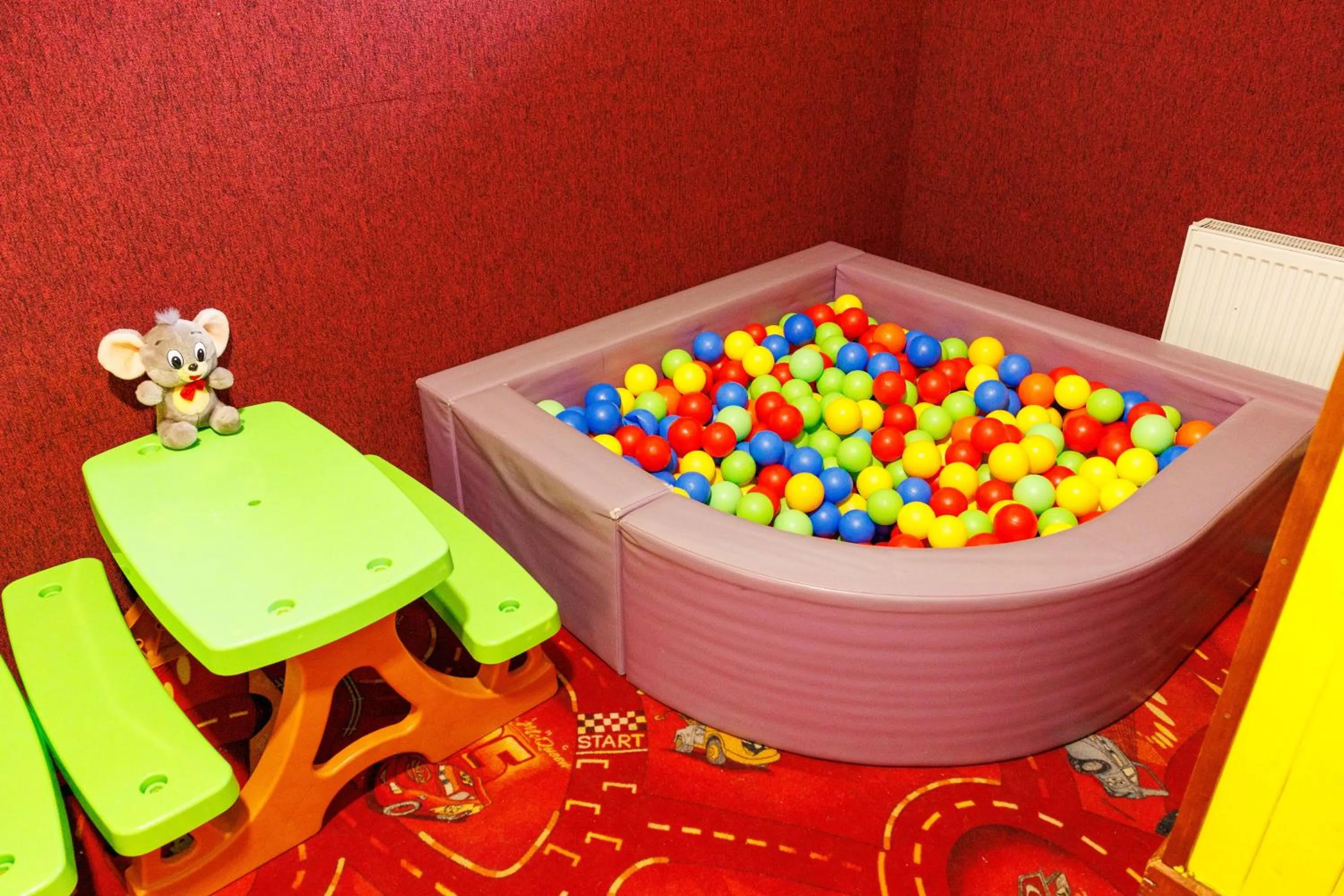 Children play ground in Smartr Green Wood Hotel & Spa