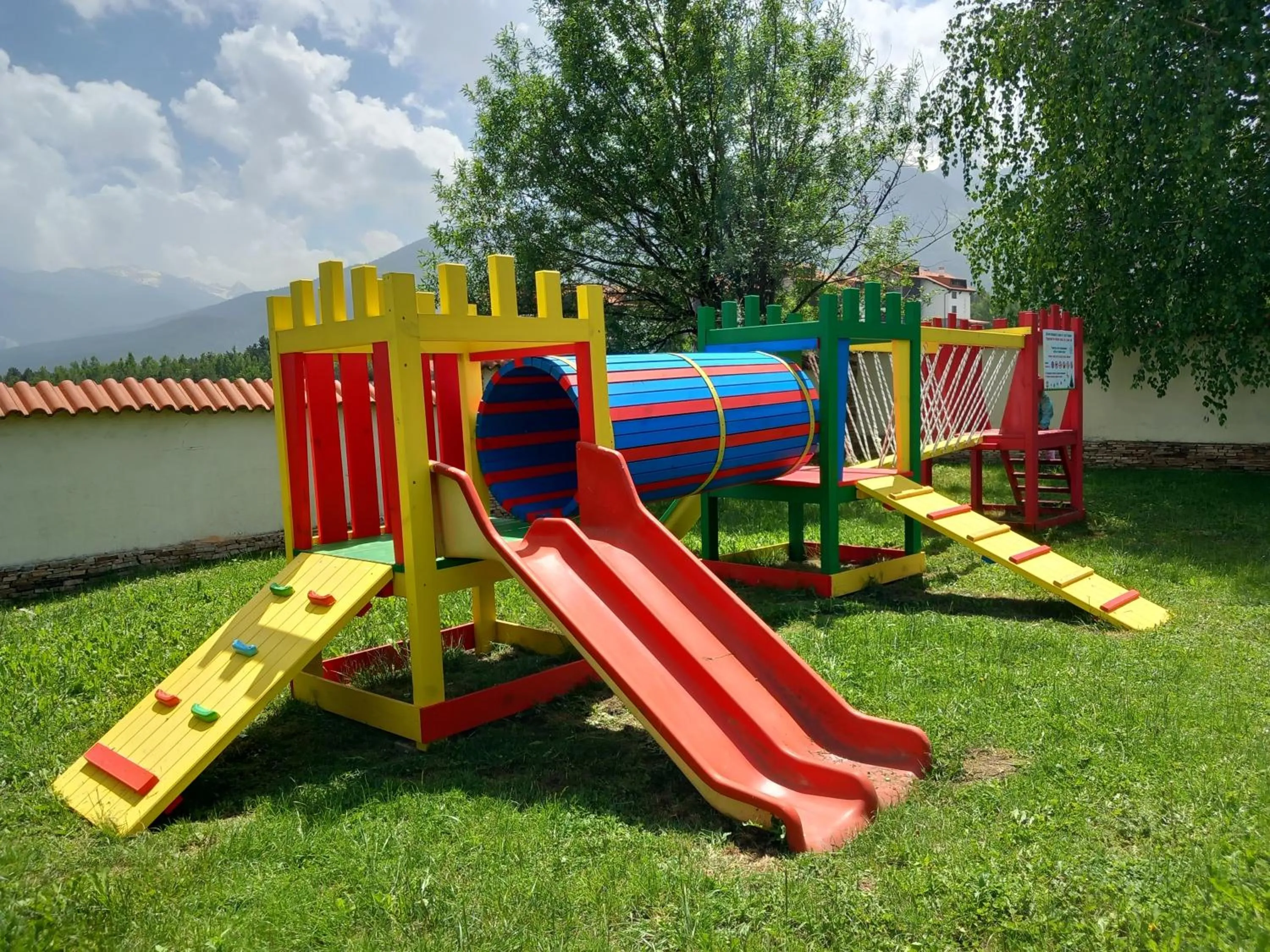 Children play ground in Smartr Green Wood Hotel & Spa