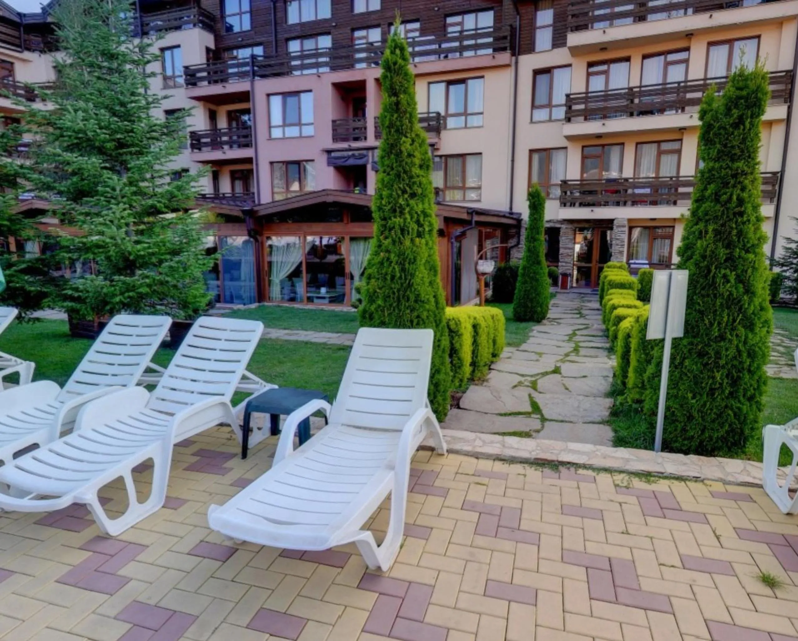 Property building in Smartr Green Wood Hotel & Spa