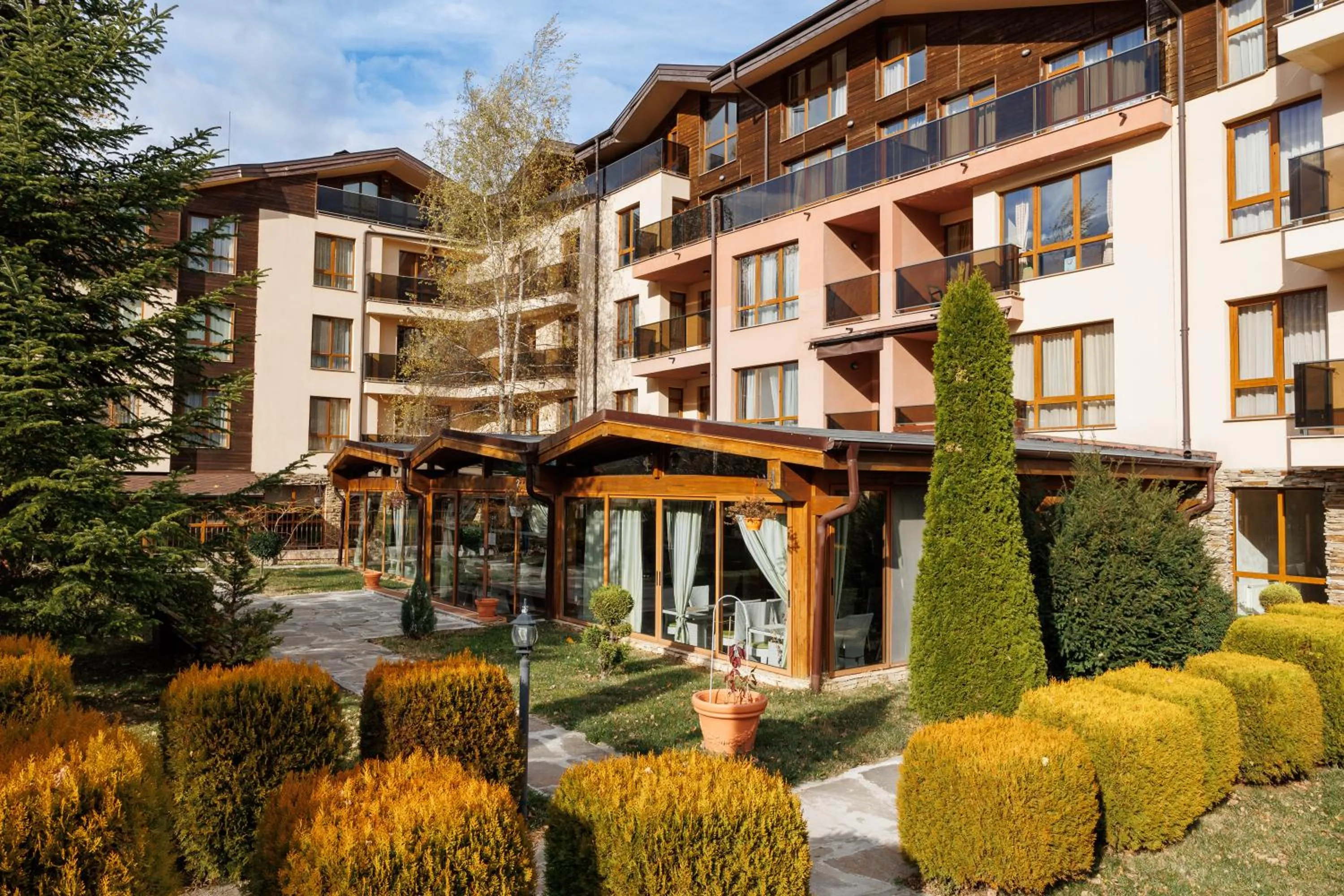 Property building in Smartr Green Wood Hotel & Spa