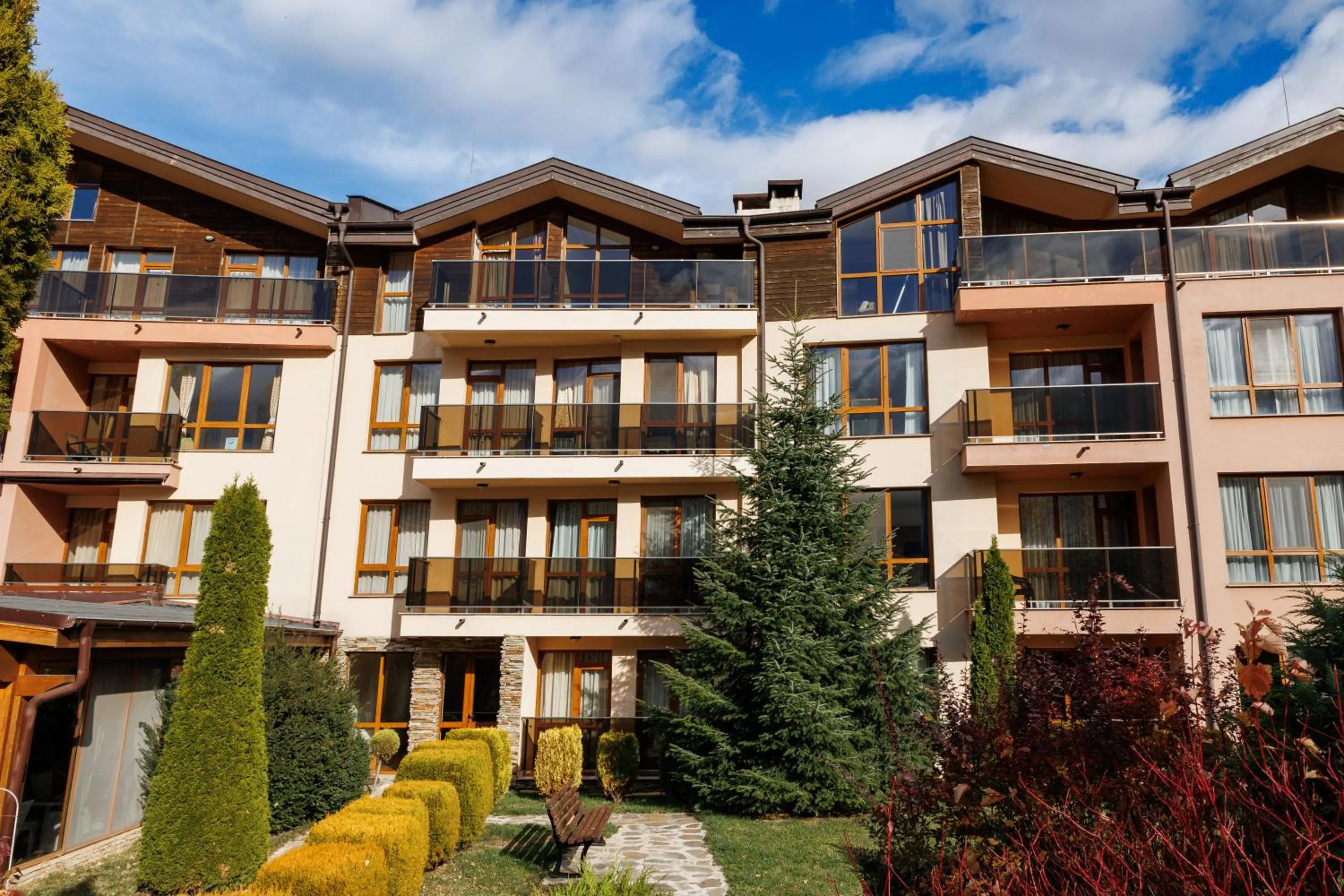 Property building in Smartr Green Wood Hotel & Spa