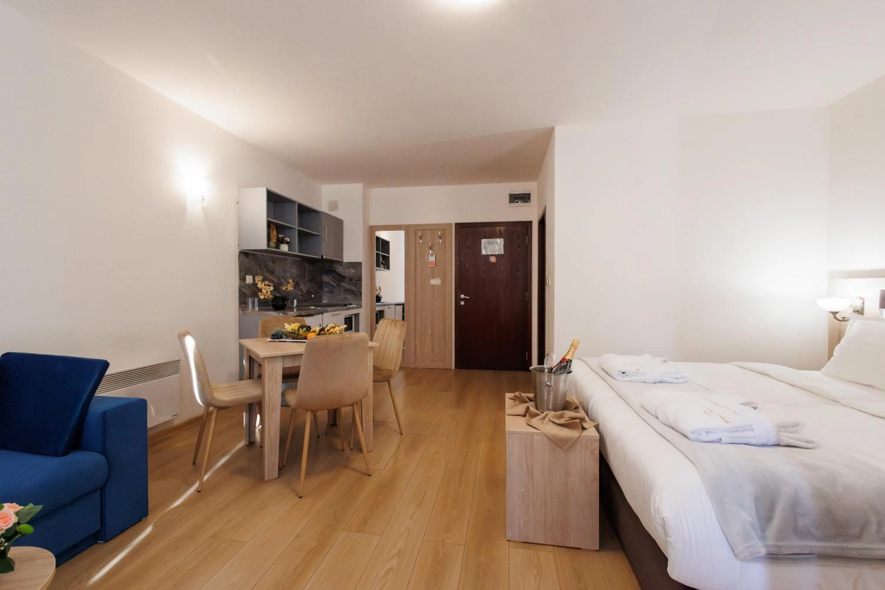 Bed in Smartr Green Wood Hotel & Spa