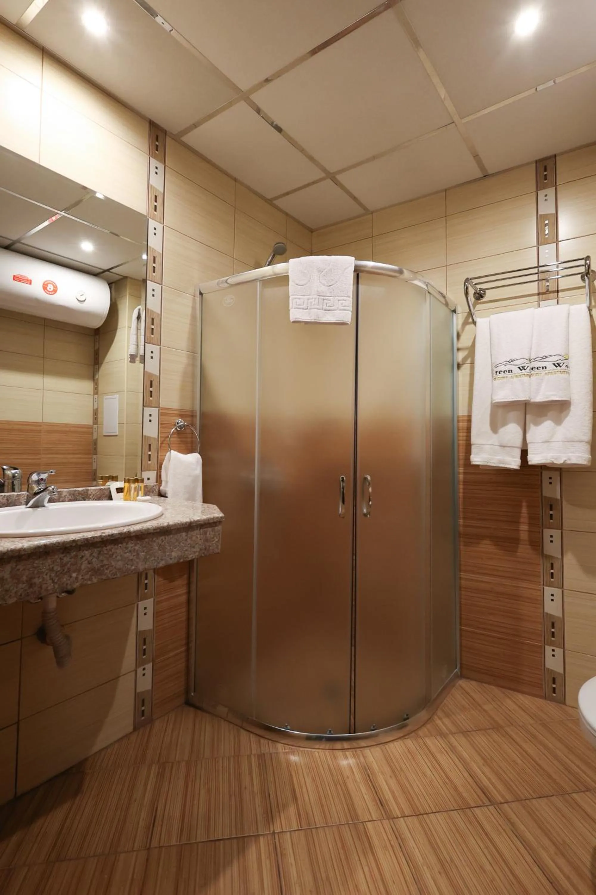 Shower in Smartr Green Wood Hotel & Spa