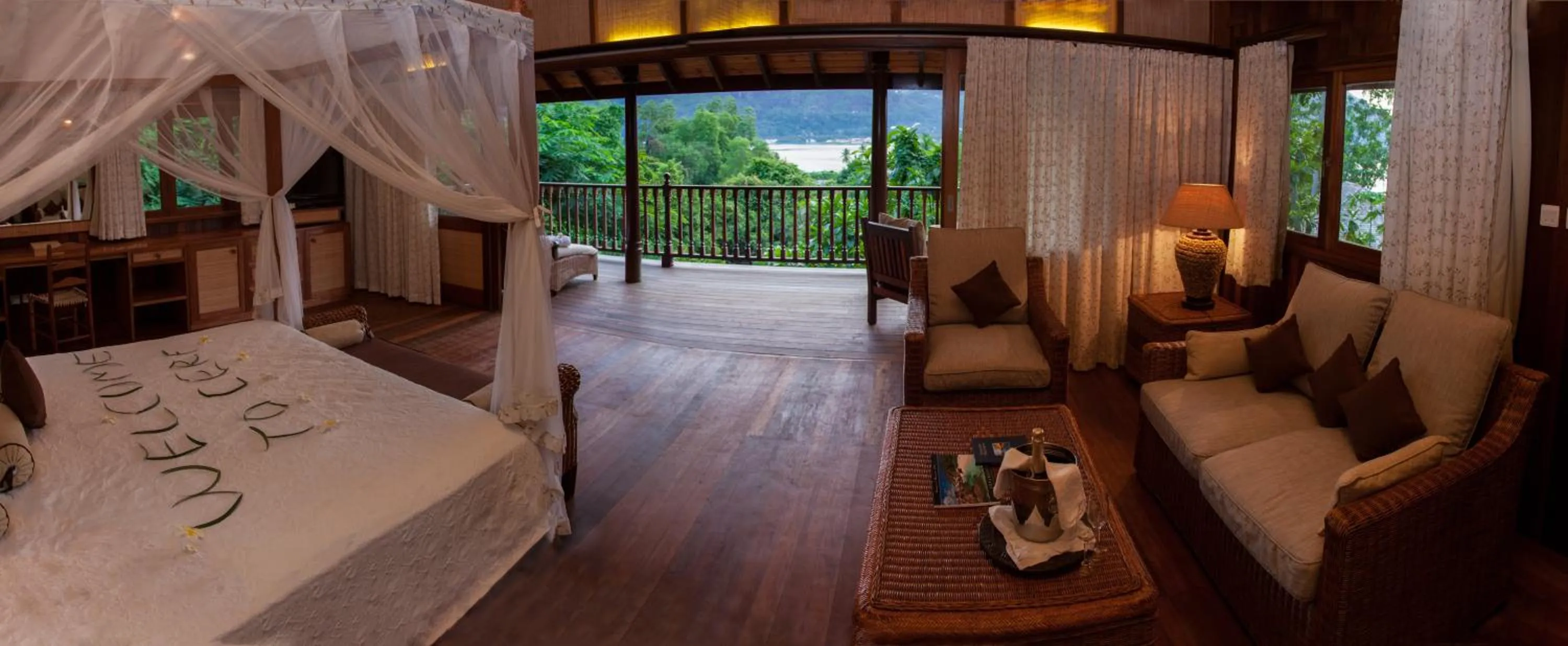 Bedroom, Bed in Cerf Island Resort