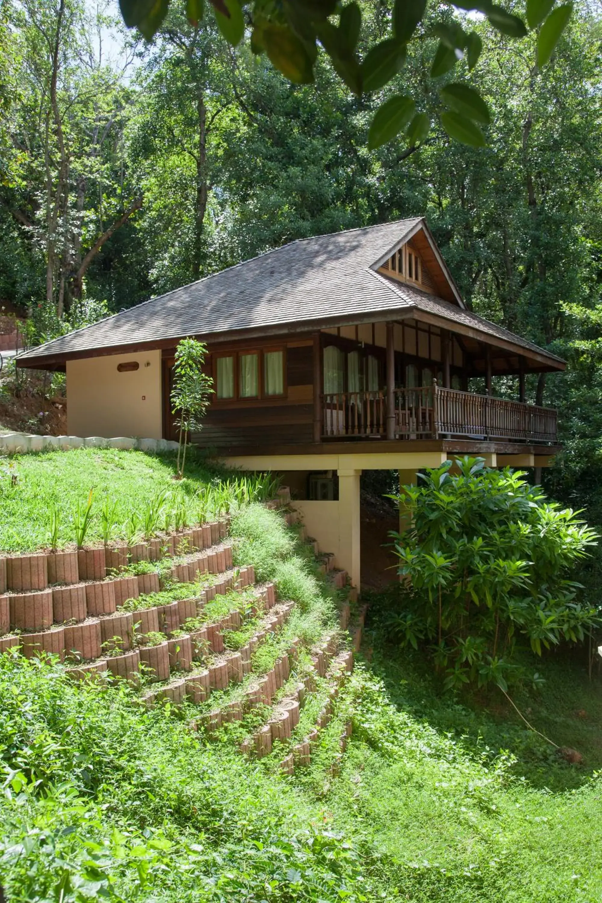 Hillside Villa with Open-air Bathroom in Cerf Island Resort Hillside Villa with Open-air Bathroom in Cerf Island Resort