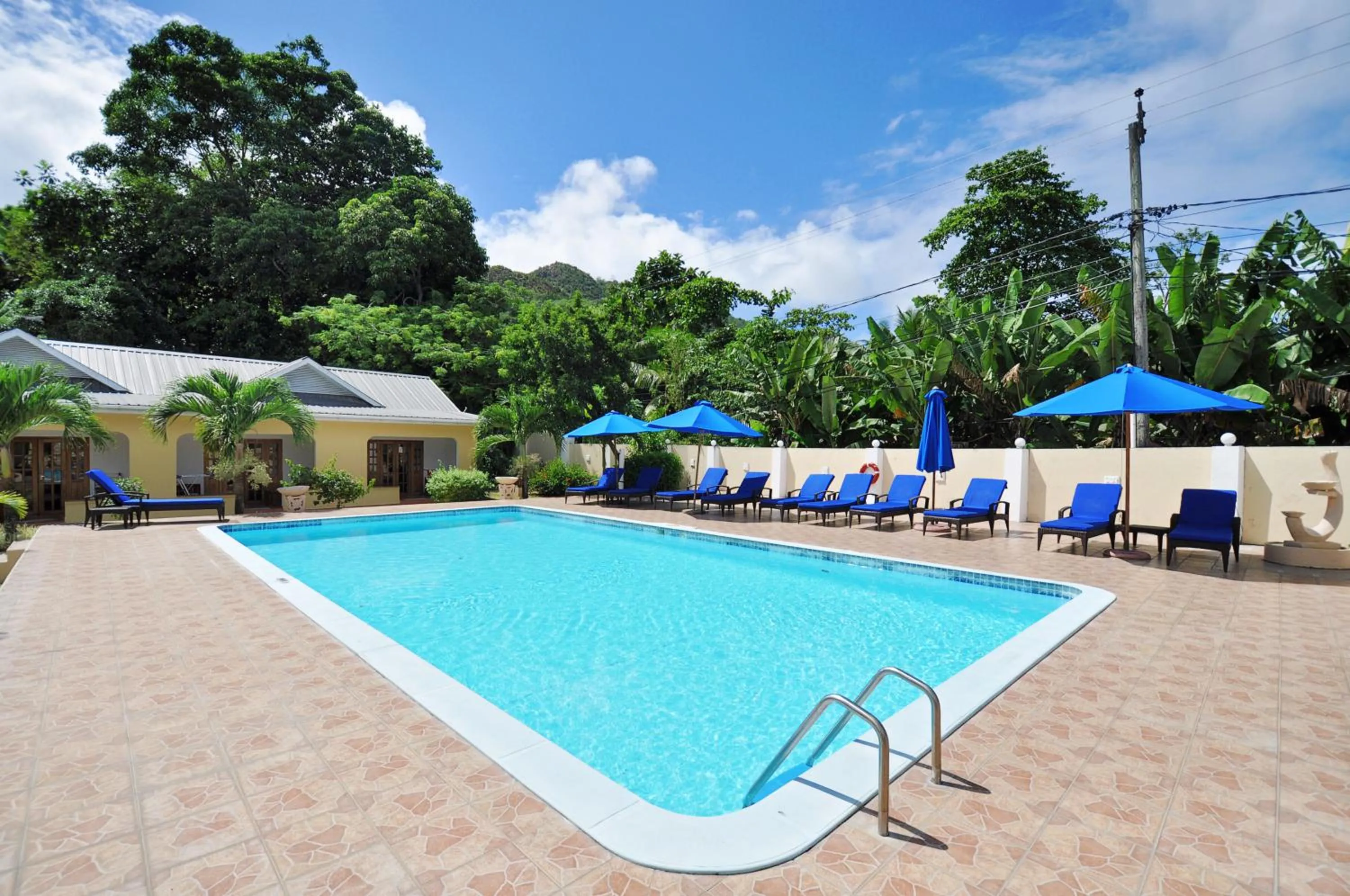 Swimming pool in Britannia Hotel