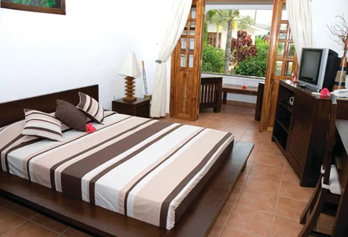 Photo of the whole room, Bed in Britannia Hotel