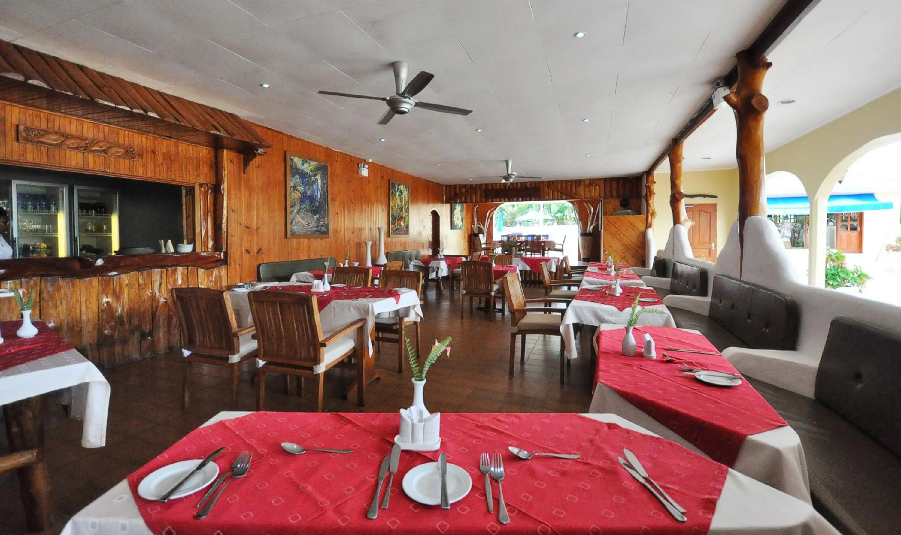 Restaurant/places to eat in Britannia Hotel