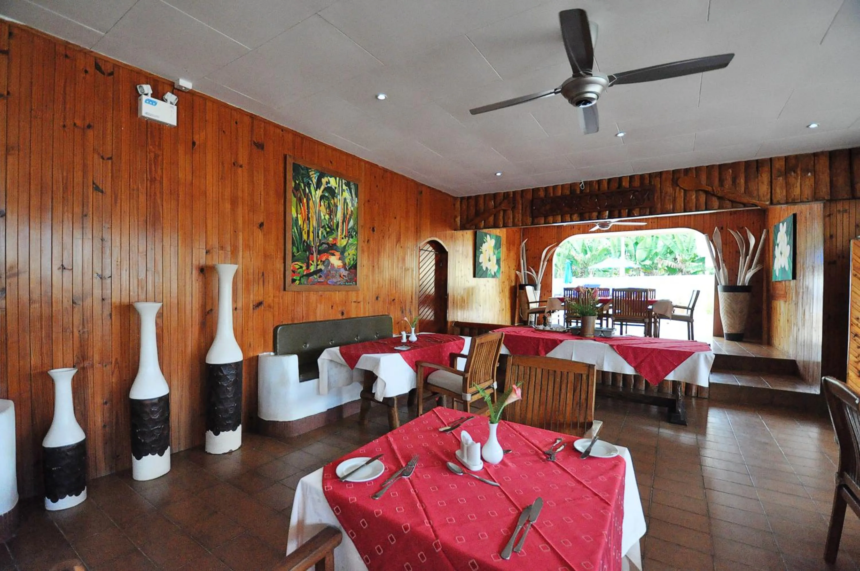 Restaurant/places to eat in Britannia Hotel