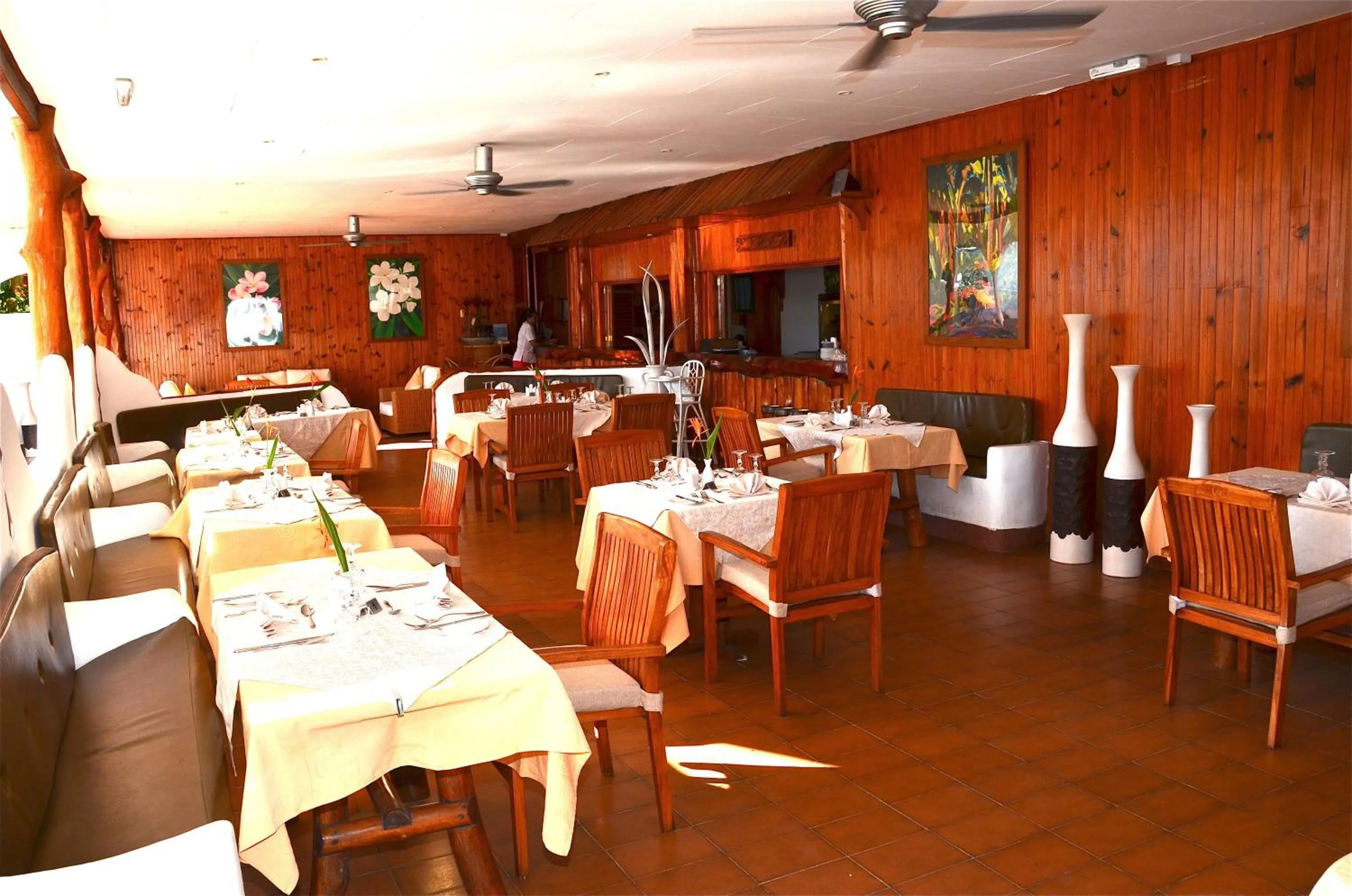 Restaurant/places to eat in Britannia Hotel