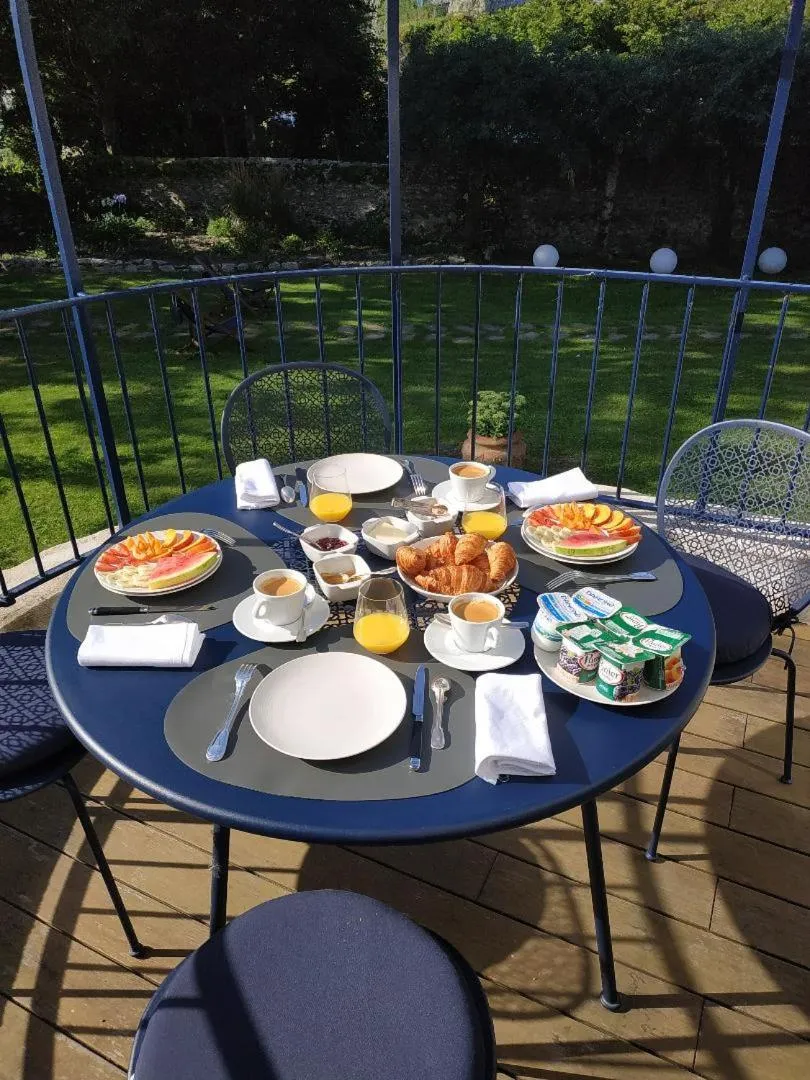 Breakfast in L'Audacieuse