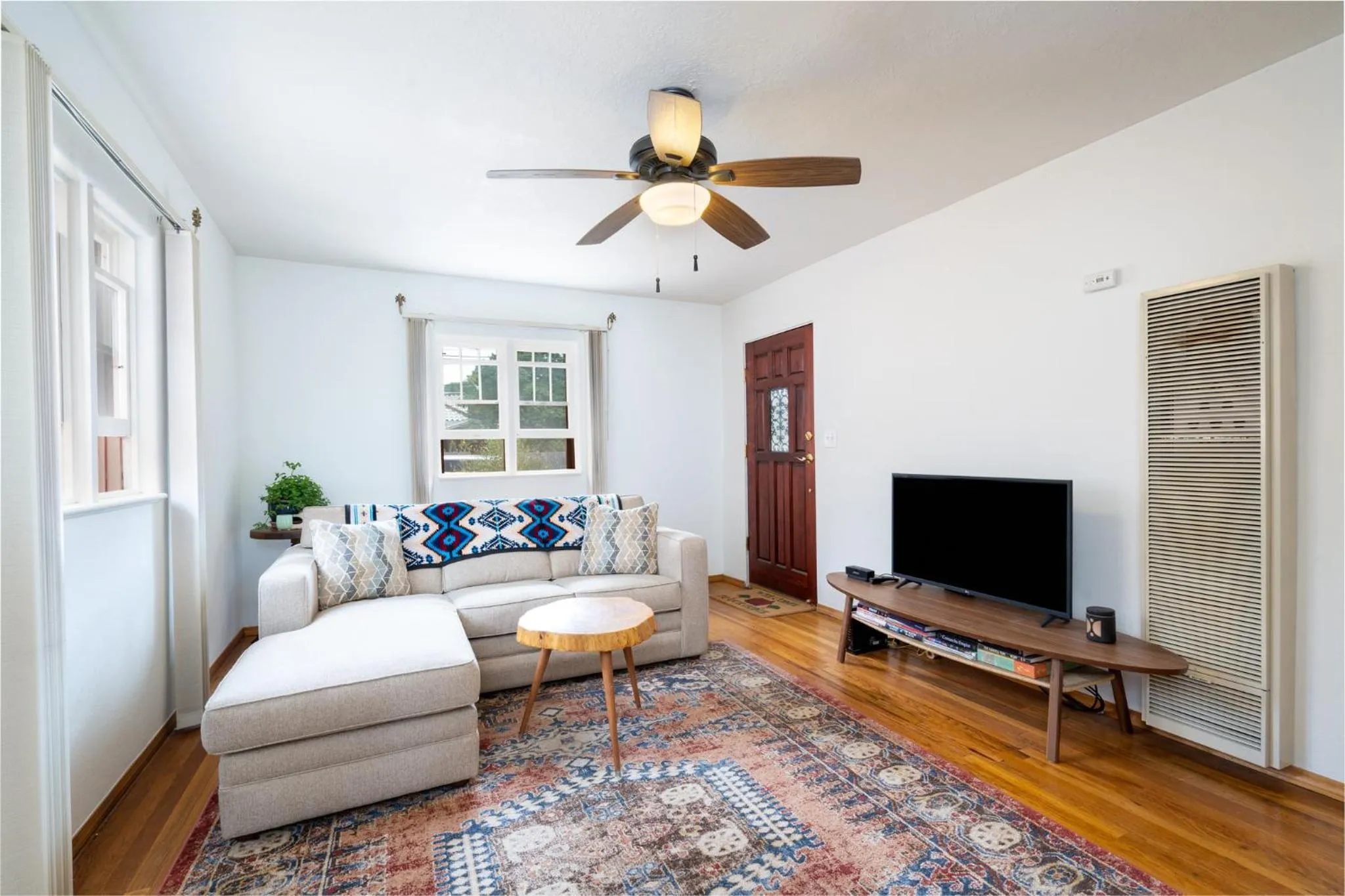 Living room in Gomez Gardens