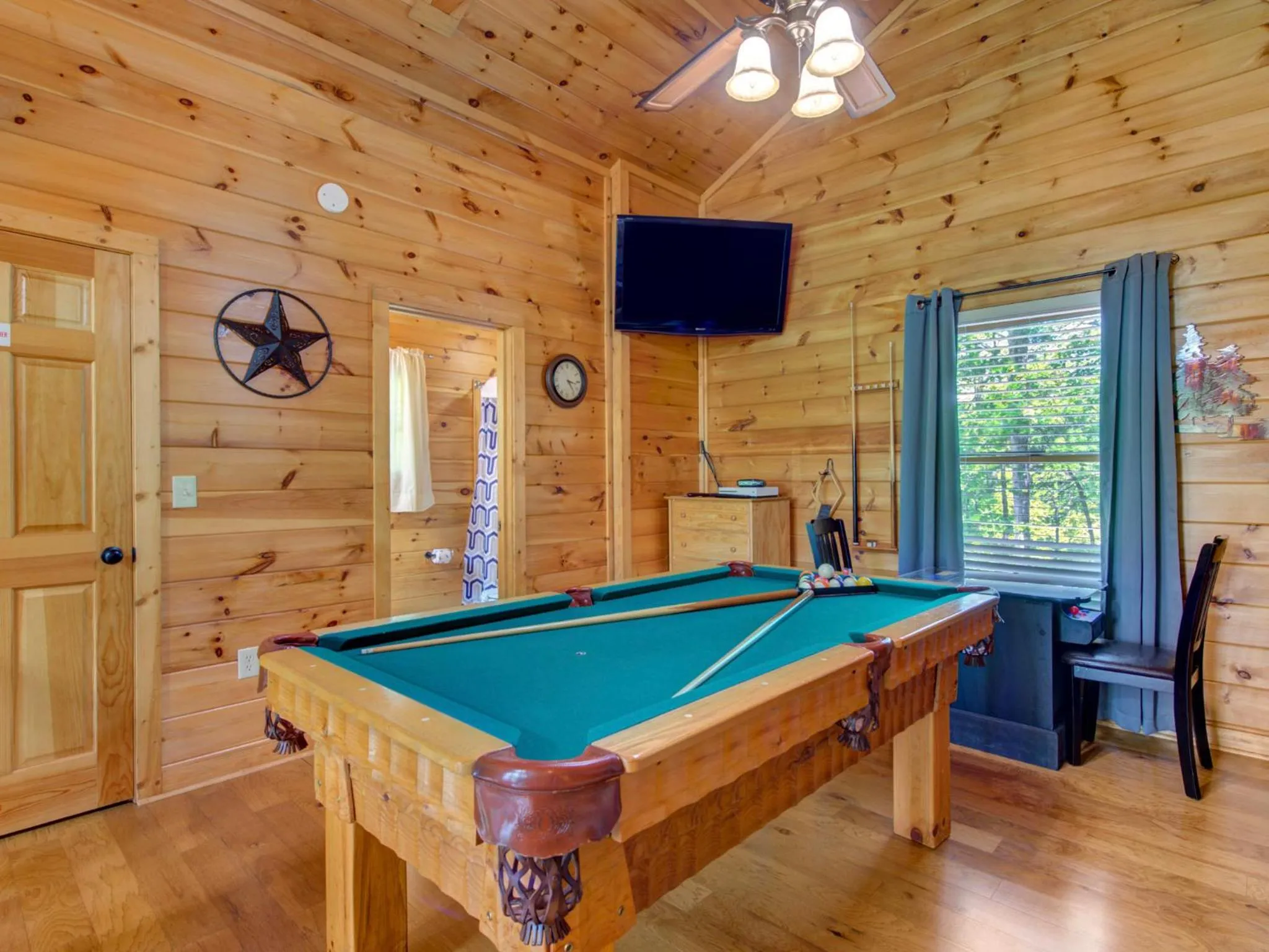 Property building in Macys Hideaway