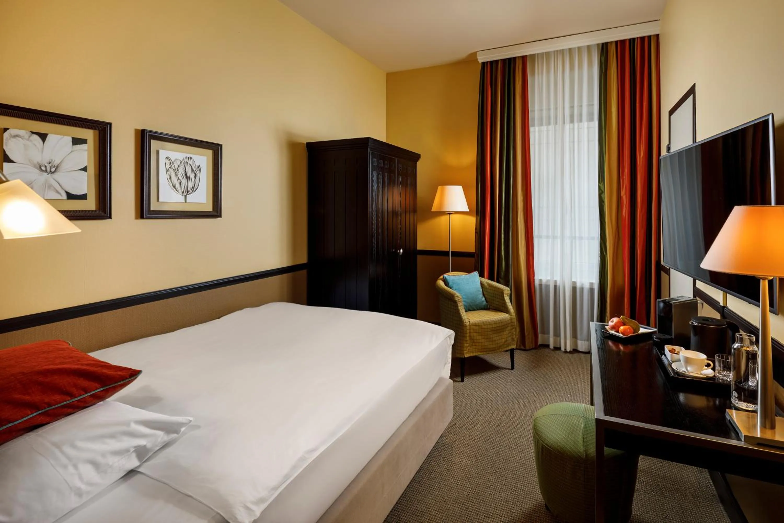 Bed in Opera Hotel Zürich