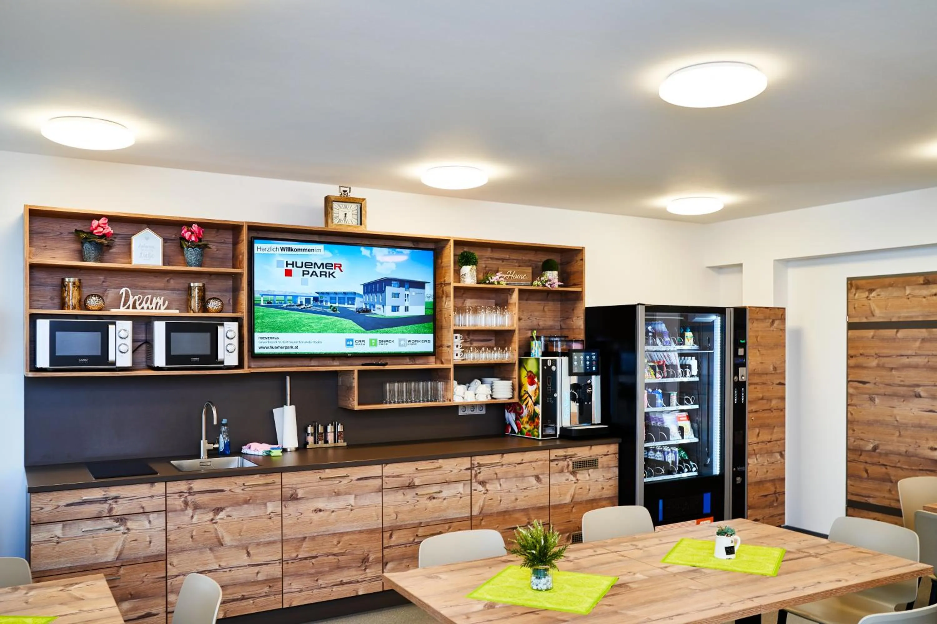 TV and multimedia in Huemer-Park Motel Vöcklatal