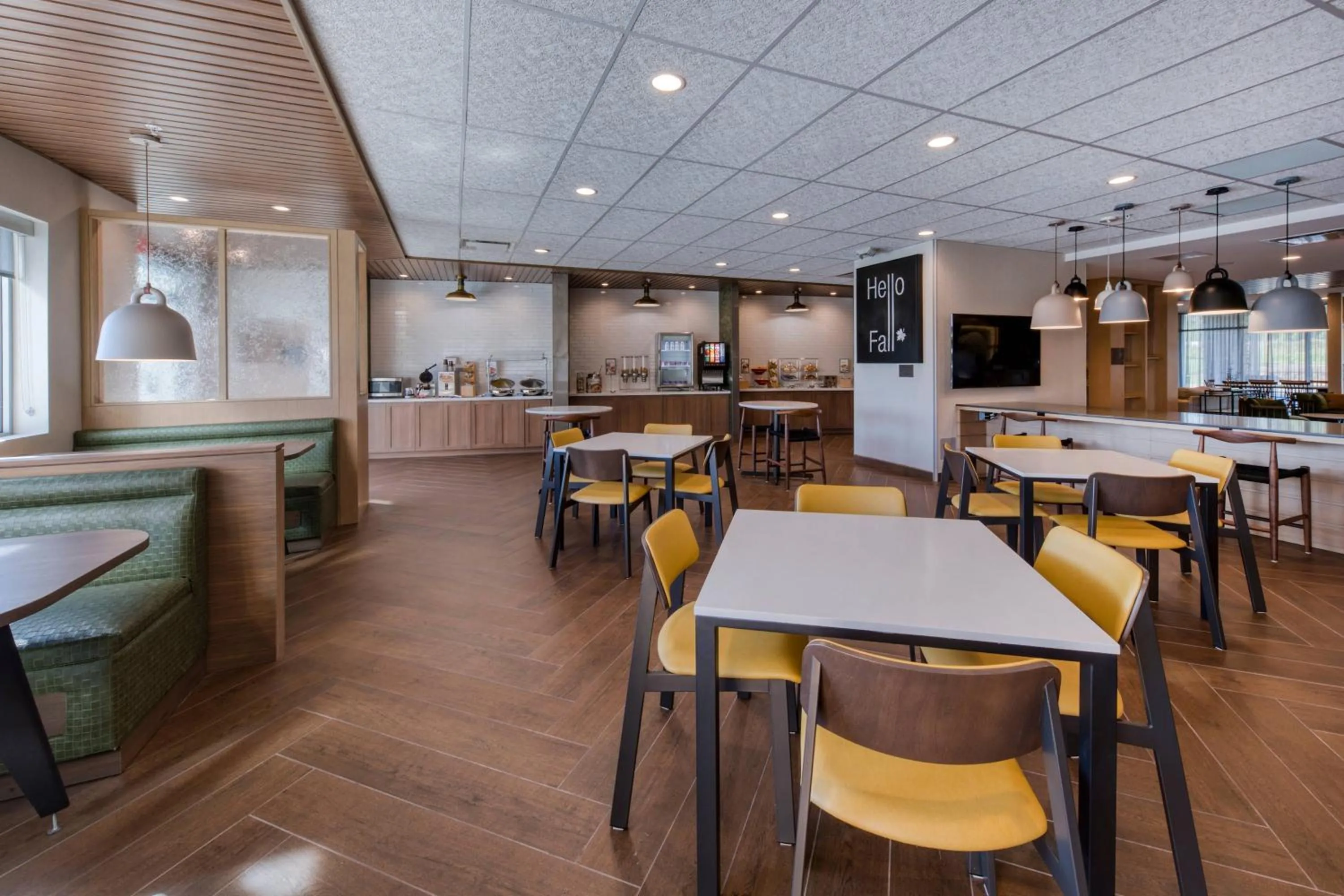 Breakfast in Fairfield Inn & Suites by Marriott Charlotte Belmont